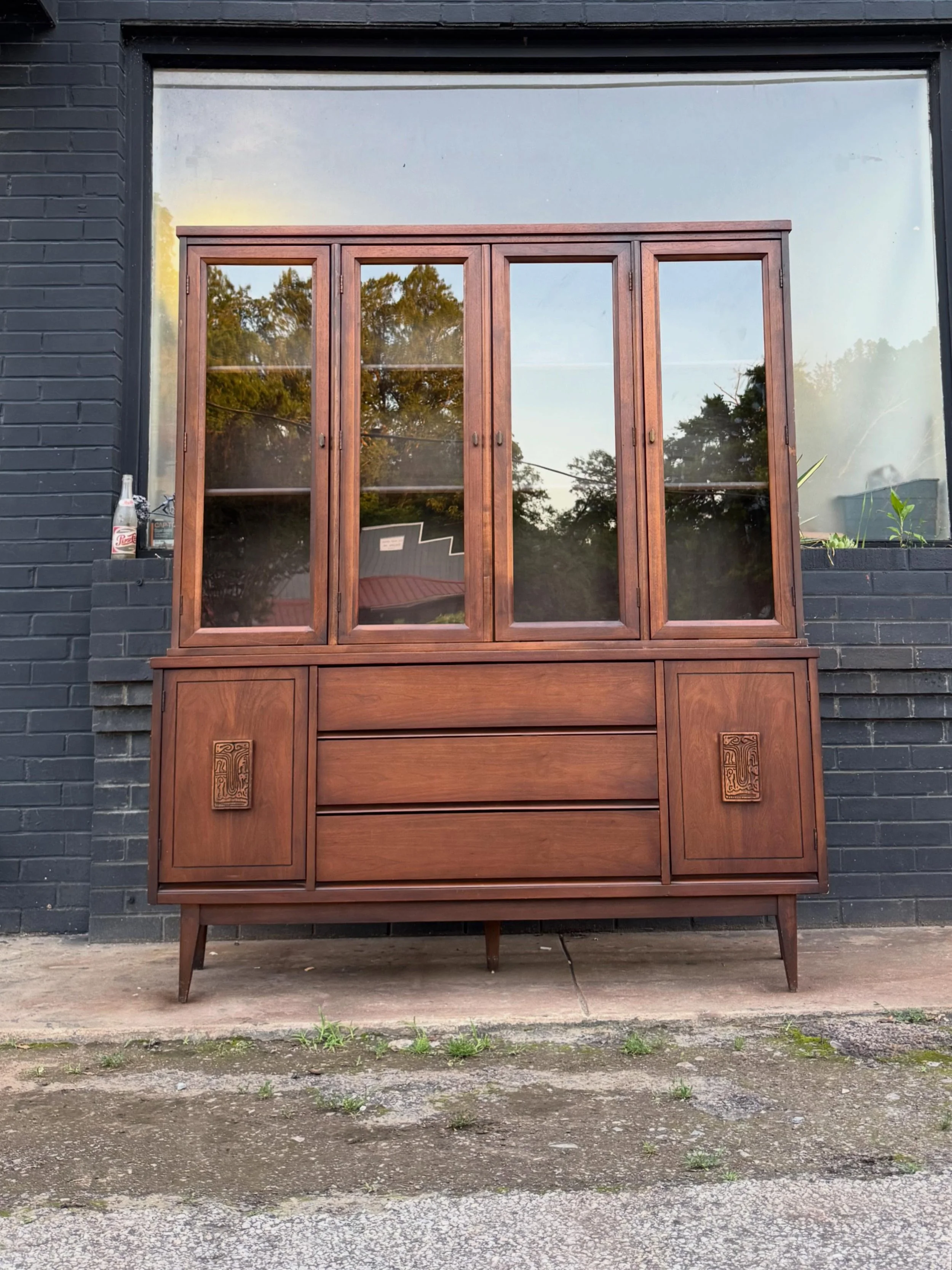 Available ! 
- - 
$1150 : Vintage MCM Hutch by Bassett 
- - 
Dimensions: 60-15-71H 
- - 
Delivery $75:  VA, DC, MD, NC 
- - 
#mcm #midcenturyfurniture #midcentury #midcenturymodern