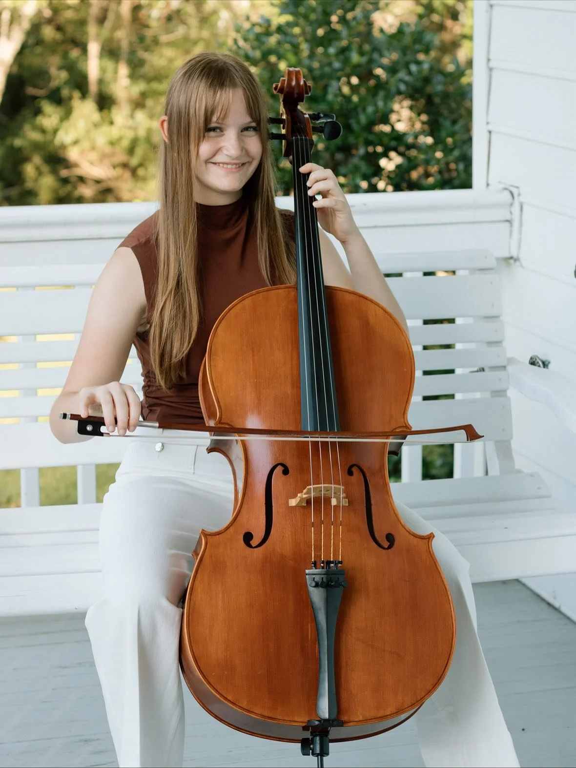 Hey everyone, I&rsquo;m back and so excited to start sharing some of my latest senior sessions🤭

This one with Aubrey was such a fun shoot. She incorporated her love for music and instruments, and we got to do the session at her home, which made it 