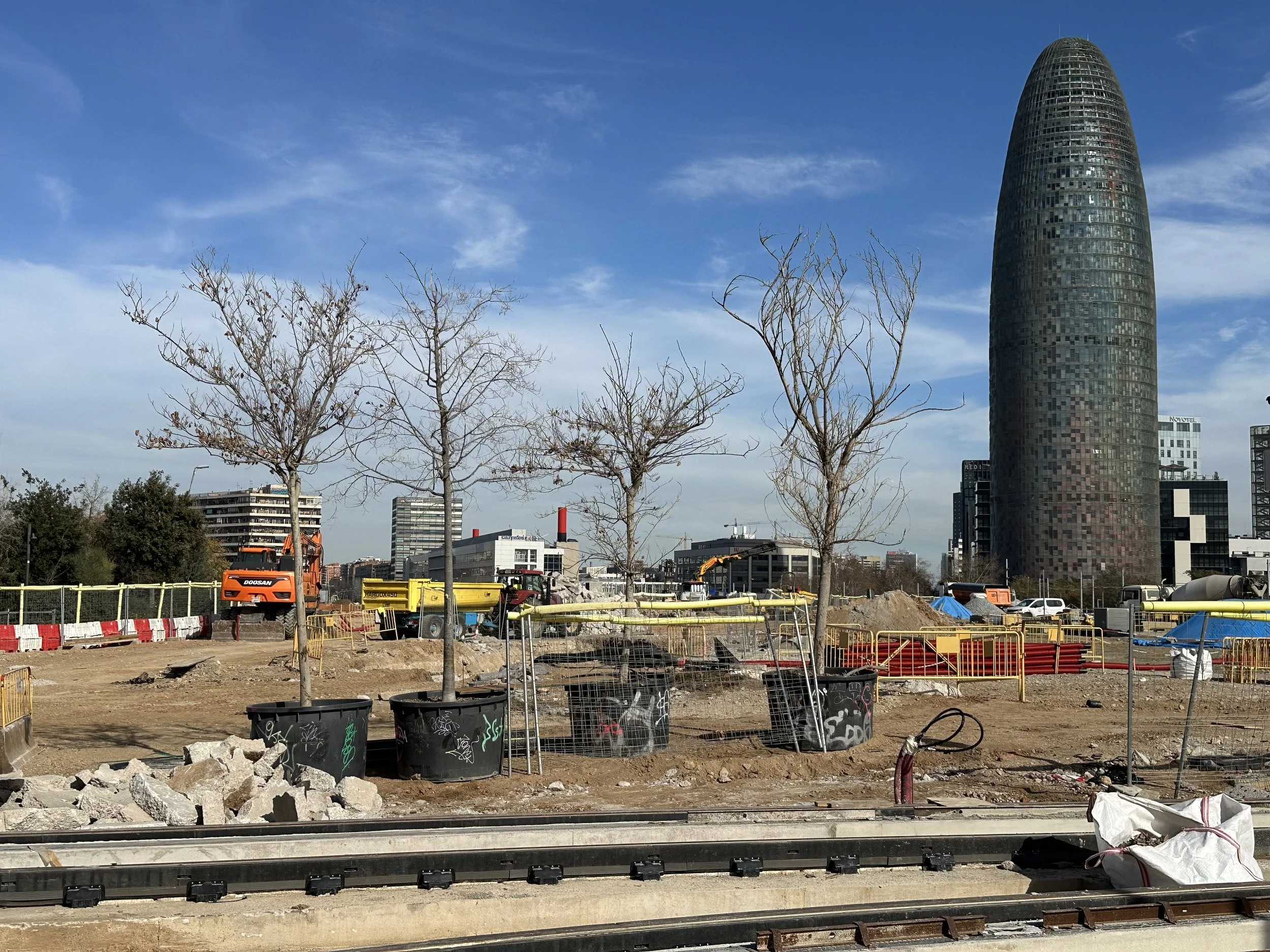 Barcelonan kaupungin viherryttämishanke. Barcelona, Espanja, 2024.