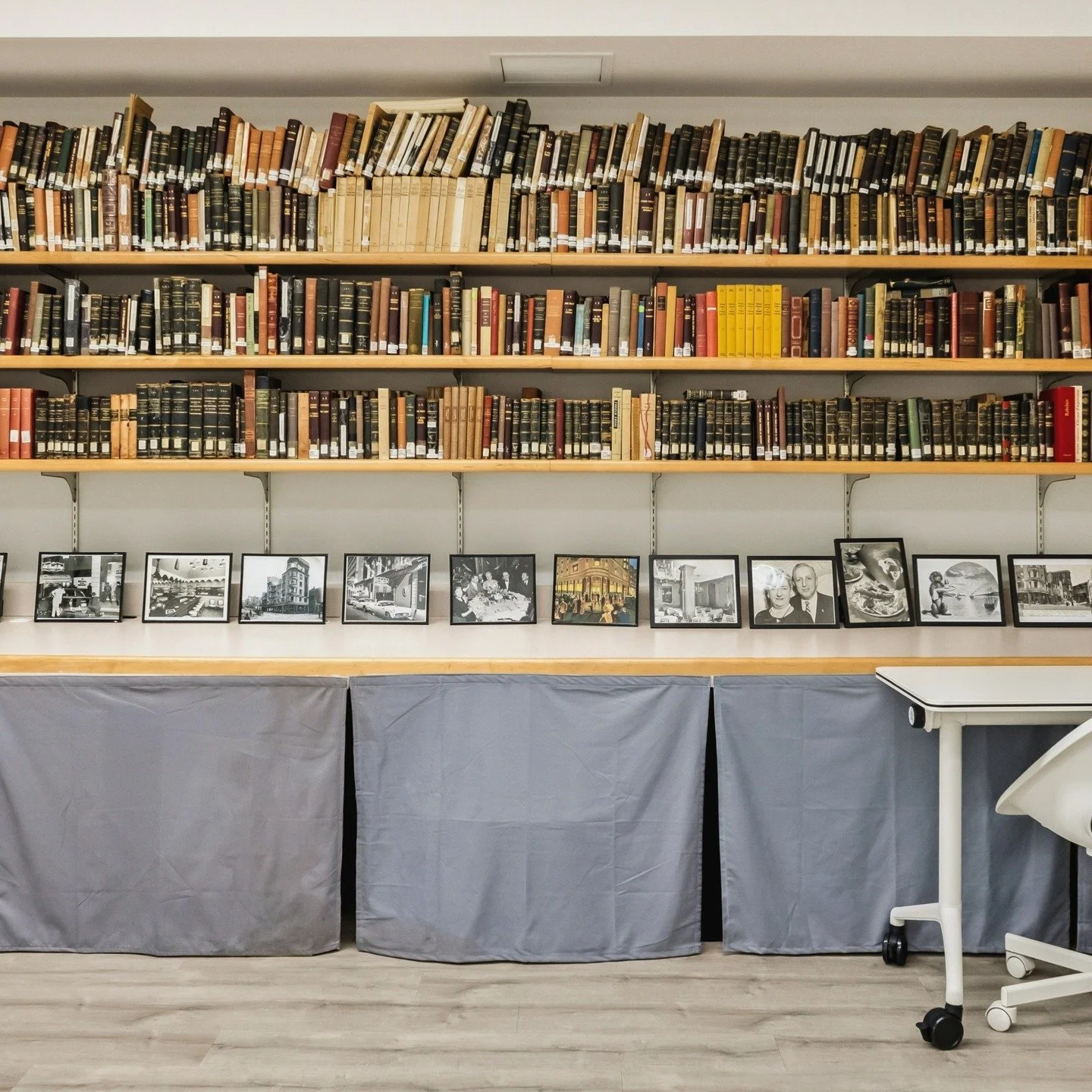 Ces livres ont des histoires &agrave; raconter. 📖

This National Library Week, we're thinking about the San Francisco francophones who, in the aftermath of the Franco-Prussian War, founded a library as an act of community and resilience. From 1876, 