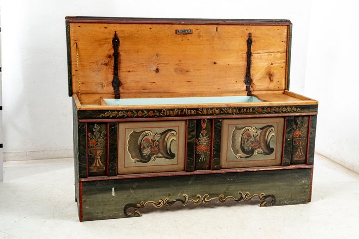 Wedding chest 4.jpg