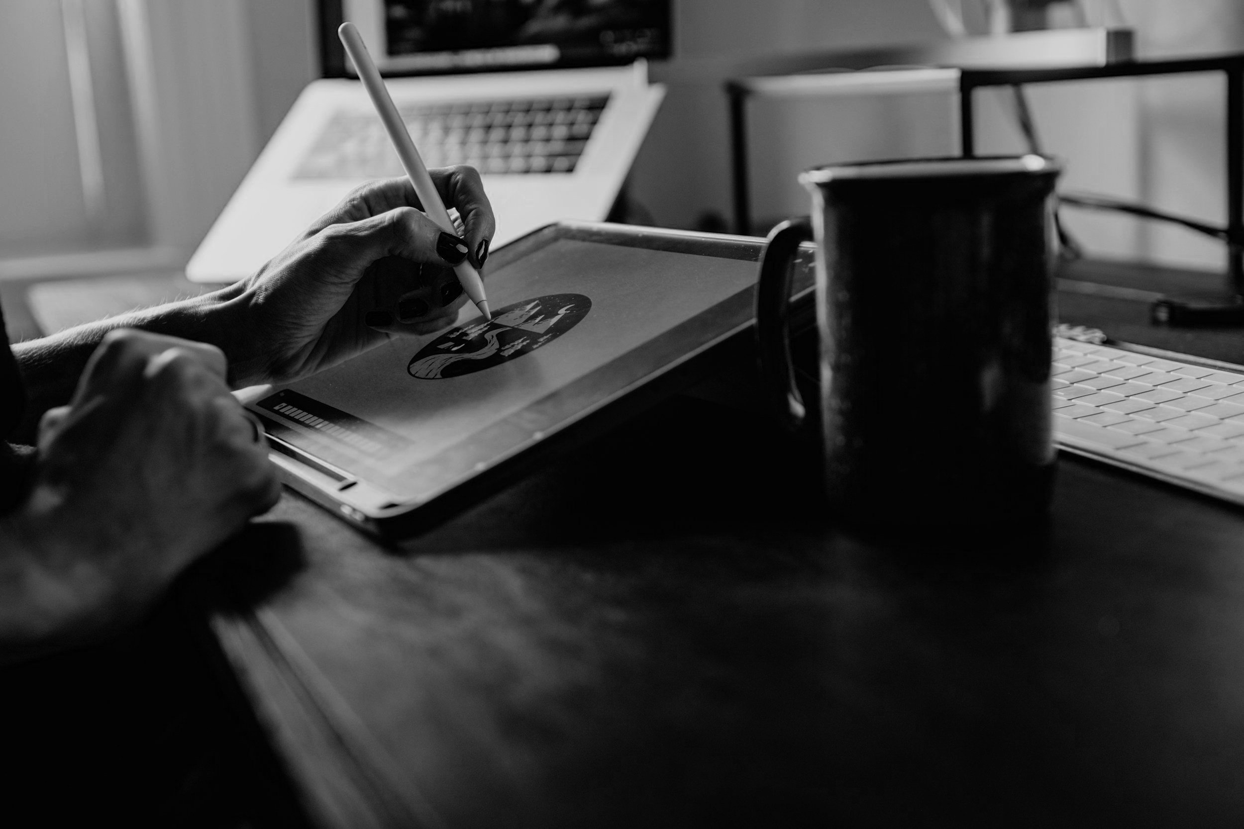 What to Expect When Working with a Freelance Graphic Designer