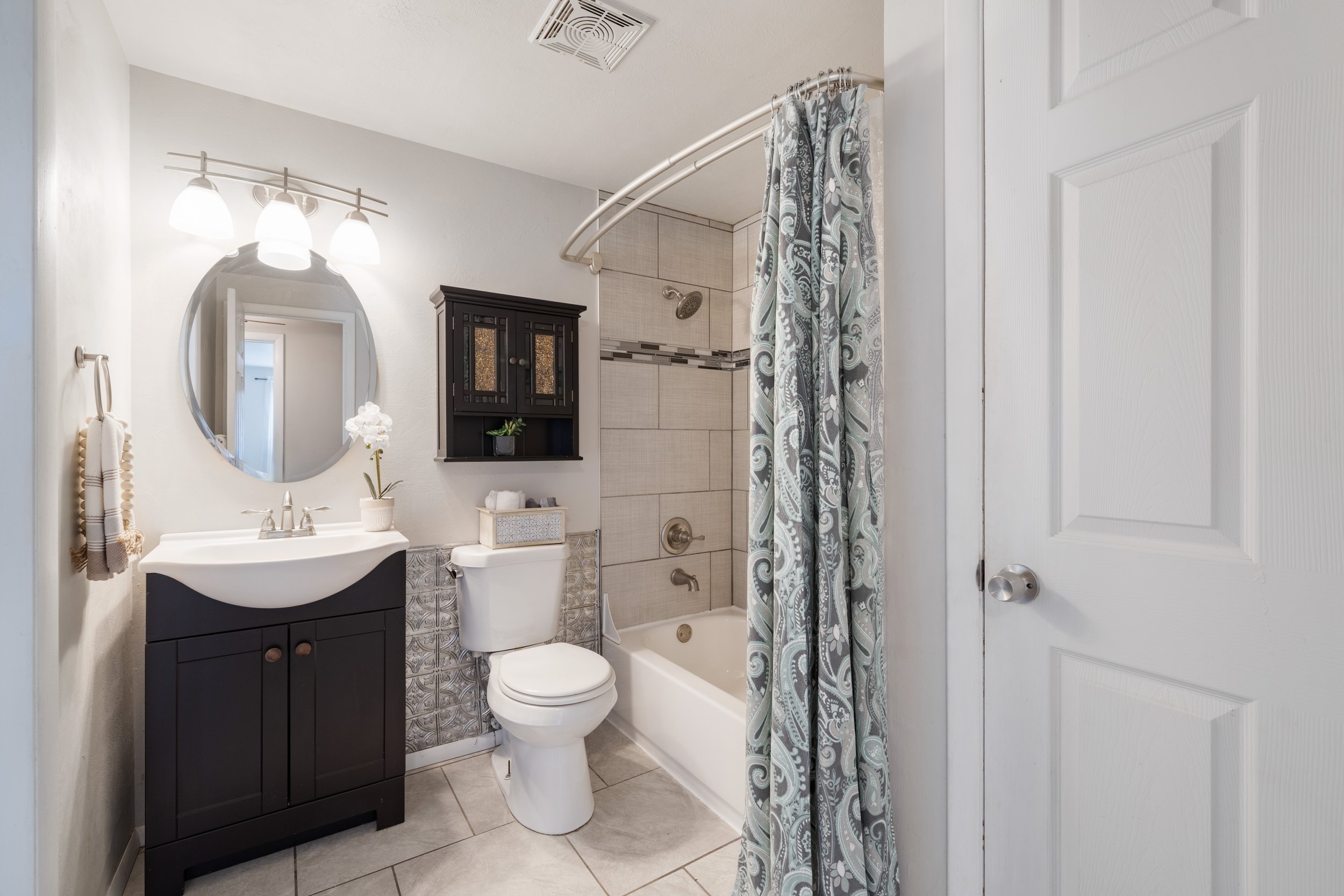 Guest Bath.jpg