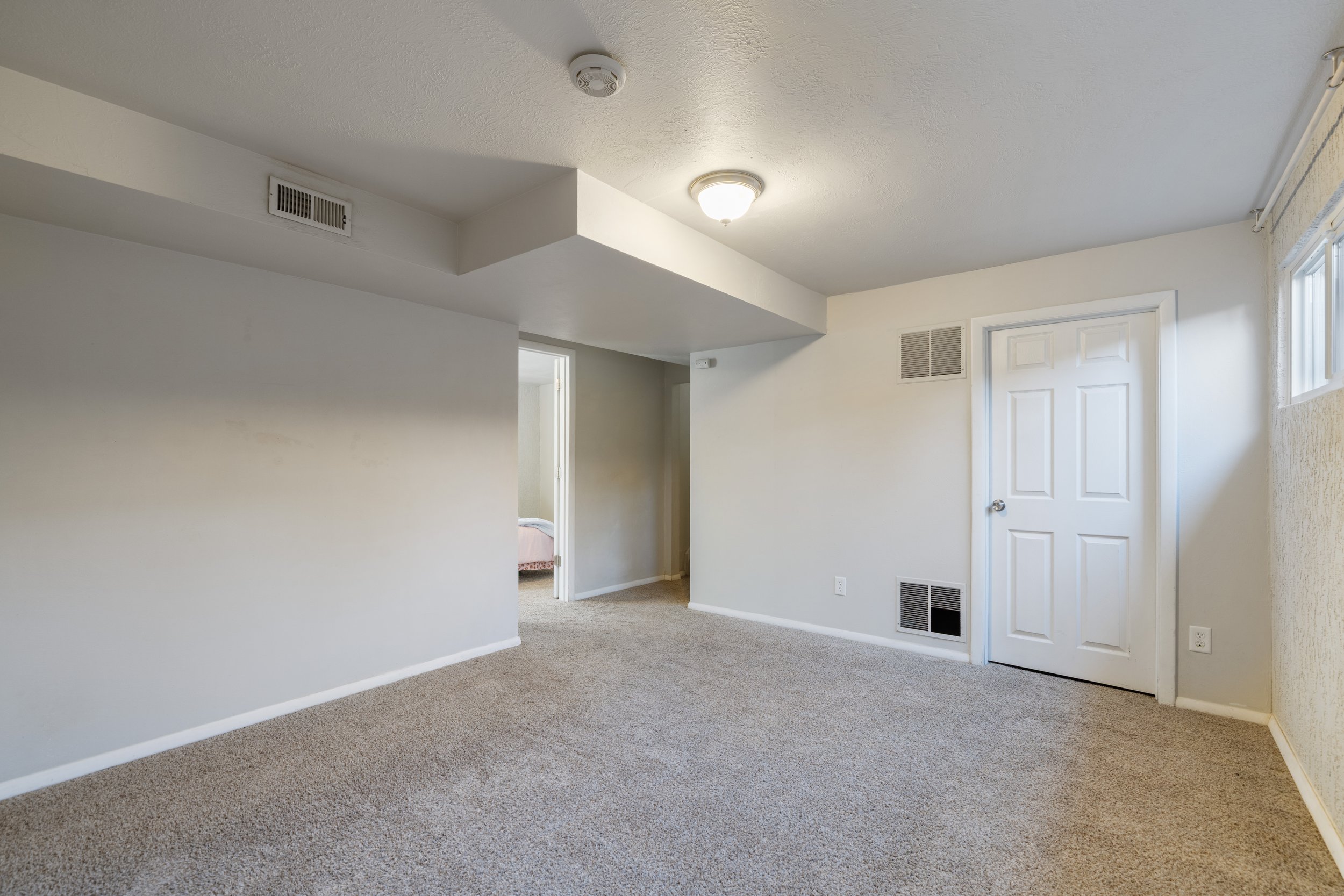 Basement1.jpg