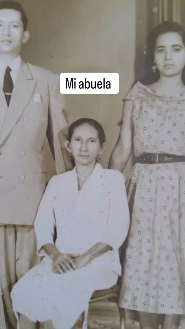 Un legado de amor que ha pasado de generación en generación !
A mi hija! A Mis queridas Nueras ; Dios me las bendiga siempre y Feliz día de la Madre !! 🥰♥️
Un pedazo muy corto de mi historia !
A todas las mam&aacut