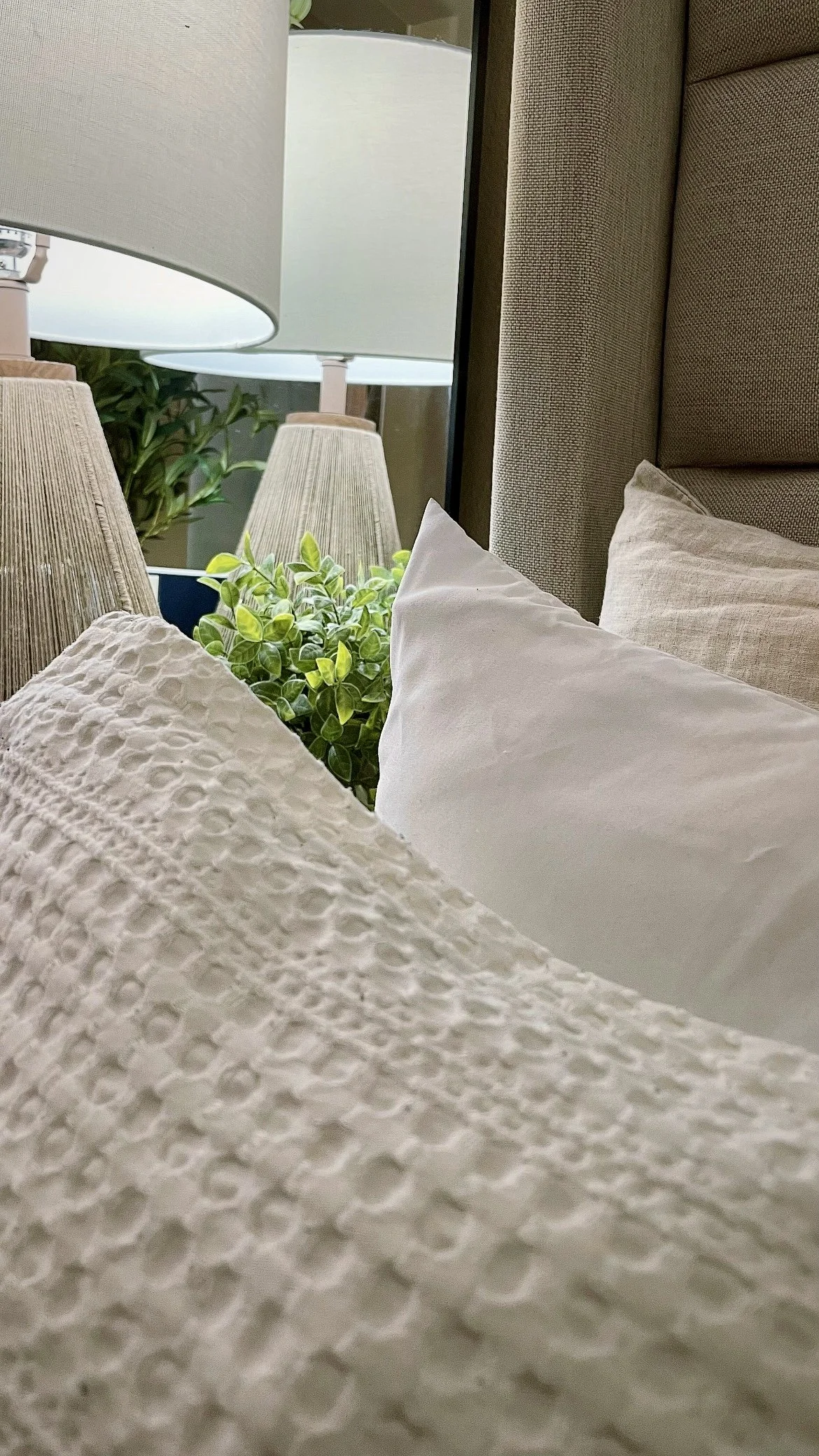 A Simple Night Time Routine That Actually Helps You Wind Down