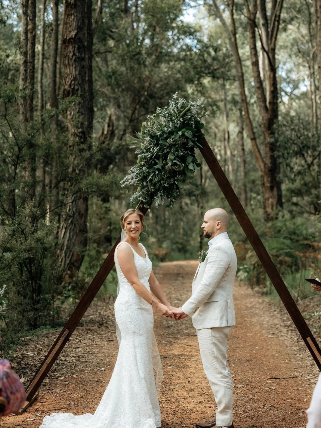 Beautifully captured by Holly @hollymedway 🌳 I always look forward to the professional photography so that I can share what everything looked like in real life ☺️ So happy with the look of the oak leaves. Thanks to our magnificent oak tree here at t