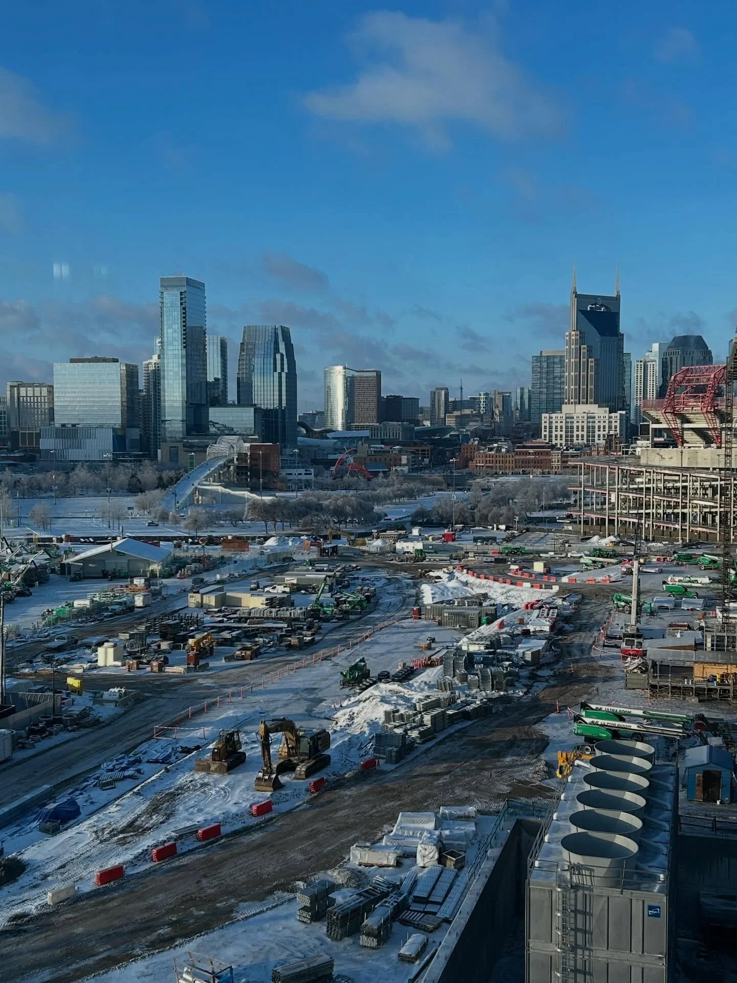 It&rsquo;s been a rough few days for Nashville and the surrounding areas. This ice storm is next level, and we&rsquo;re all weary 🥺

We lost power and Penny isn&rsquo;t a cold weather pup, so we piled in the car and headed to @laquintanashvilledownt