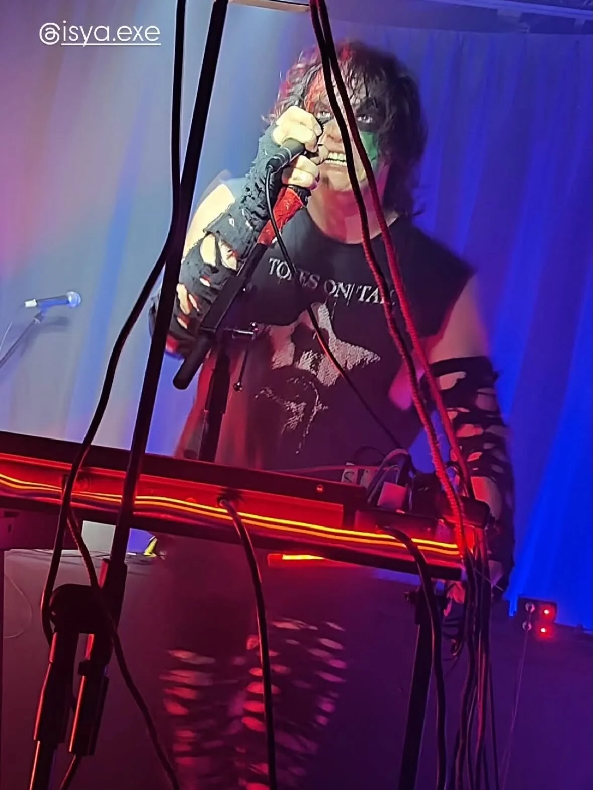 Last night at @hardlovecompany ruled. Was an honor to open for @andylapleguaofficial and to finally meet @johannamoresco. Met so many new rad new ppl last night. 🖤 Thanks for the 📸 @nenavonsternberg &amp; @_py.ra 

Up Next: 
-th, mar 12 in jax at @