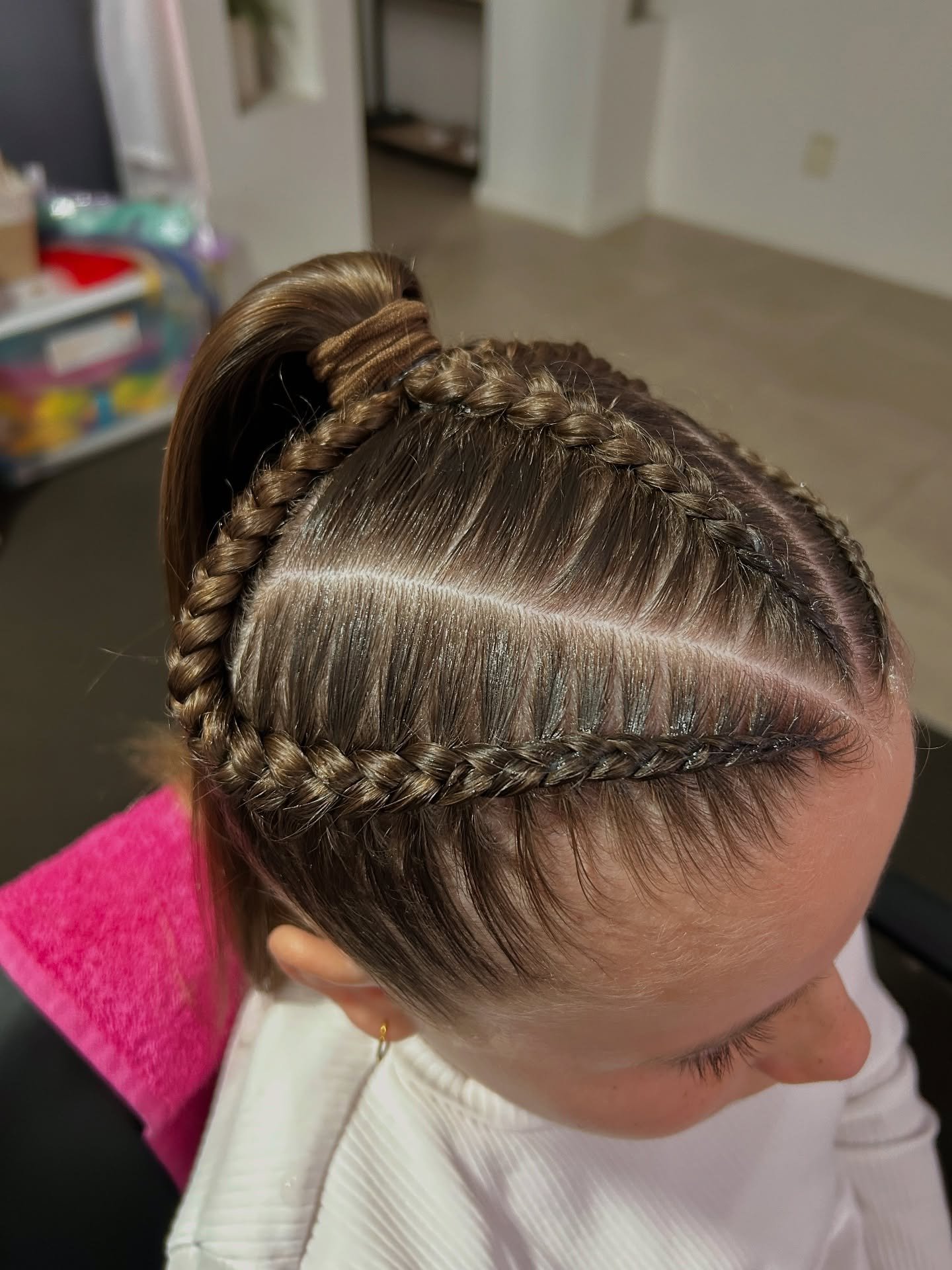 Happy Friday lovelies!! ✨
🌸 Three Dutch Into Pony
☁️ Gregory Hills, NSW
For more information visit www.madsbeautybar.com
#dutchbraid #sydneybraids #sydneydutchbraids #braid #braidideas #braidgang #braidstyle #kidsbraids #ravebraids #holidaybraids
