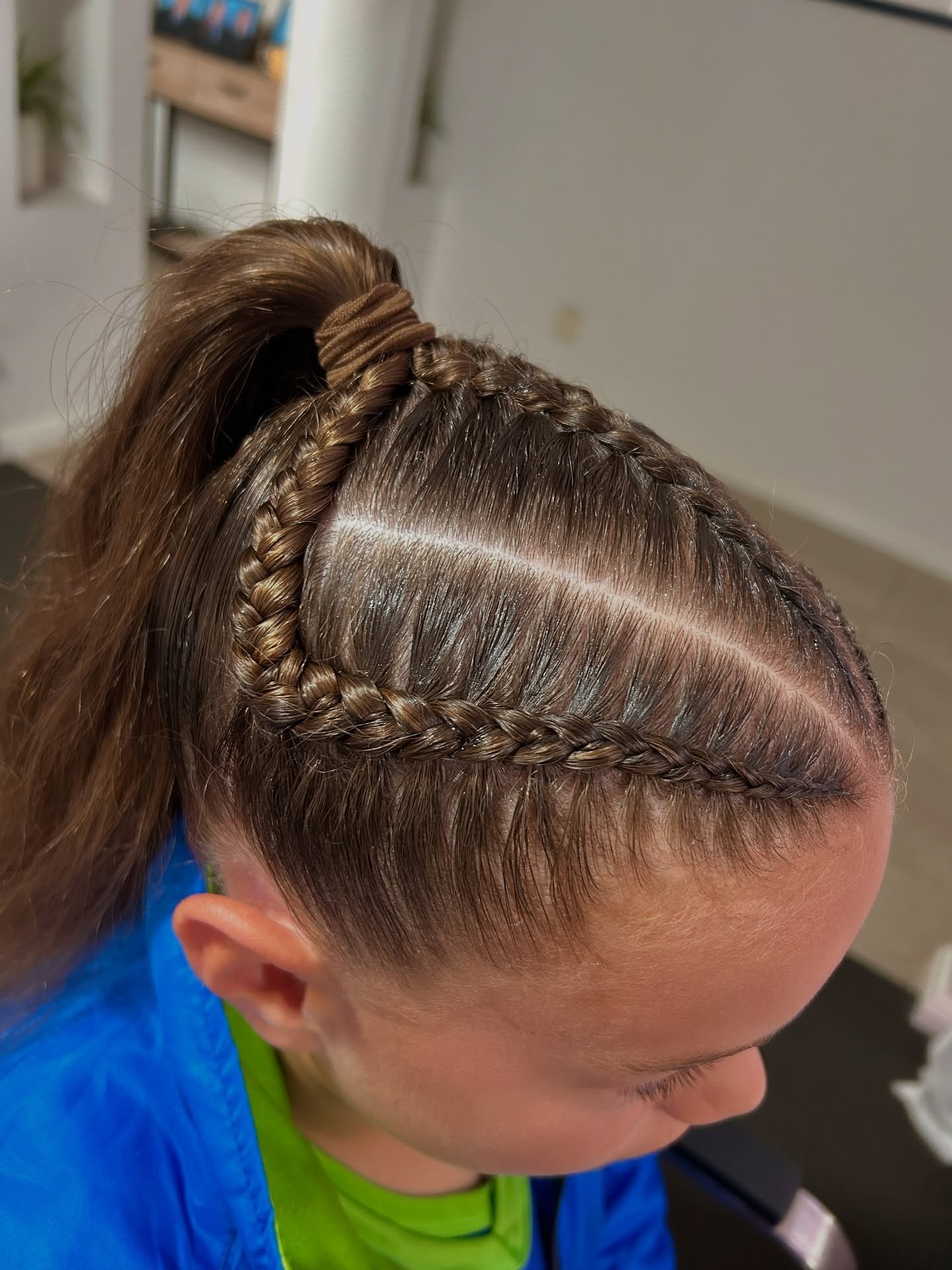 💙💚
🌸 Three Dutch Into Pony
☁️ Gregory Hills, NSW
For more information visit www.madsbeautybar.com
#dutchbraid #sydneybraids #sydneydutchbraids #braid #braidideas #braidgang #braidstyle #kidsbraids #ravebraids #holidaybraids #colouredbraids #mad
