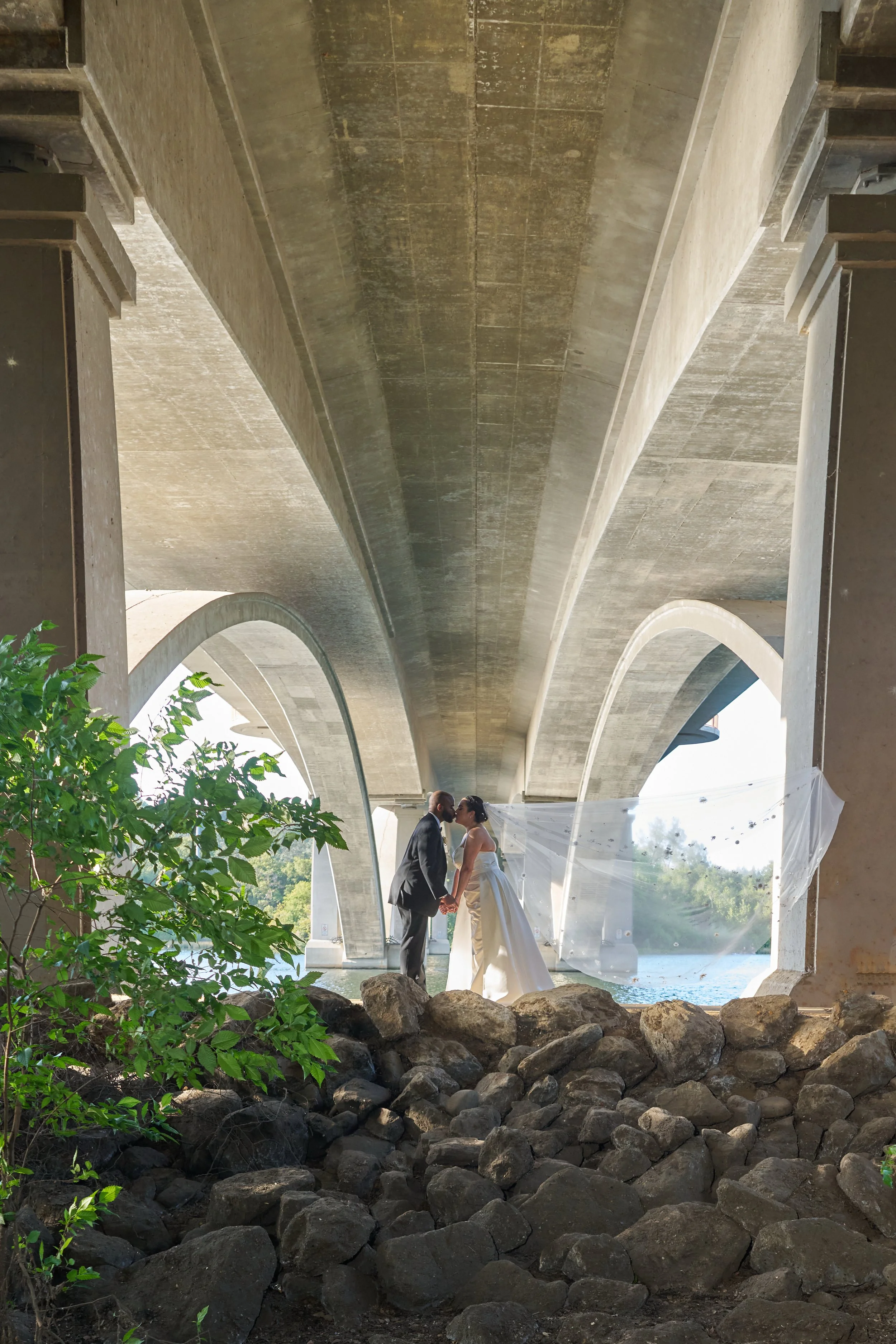Lake Natoma Inn: A Romantic Riverside Wedding Venue in Historic Folsom, Ca