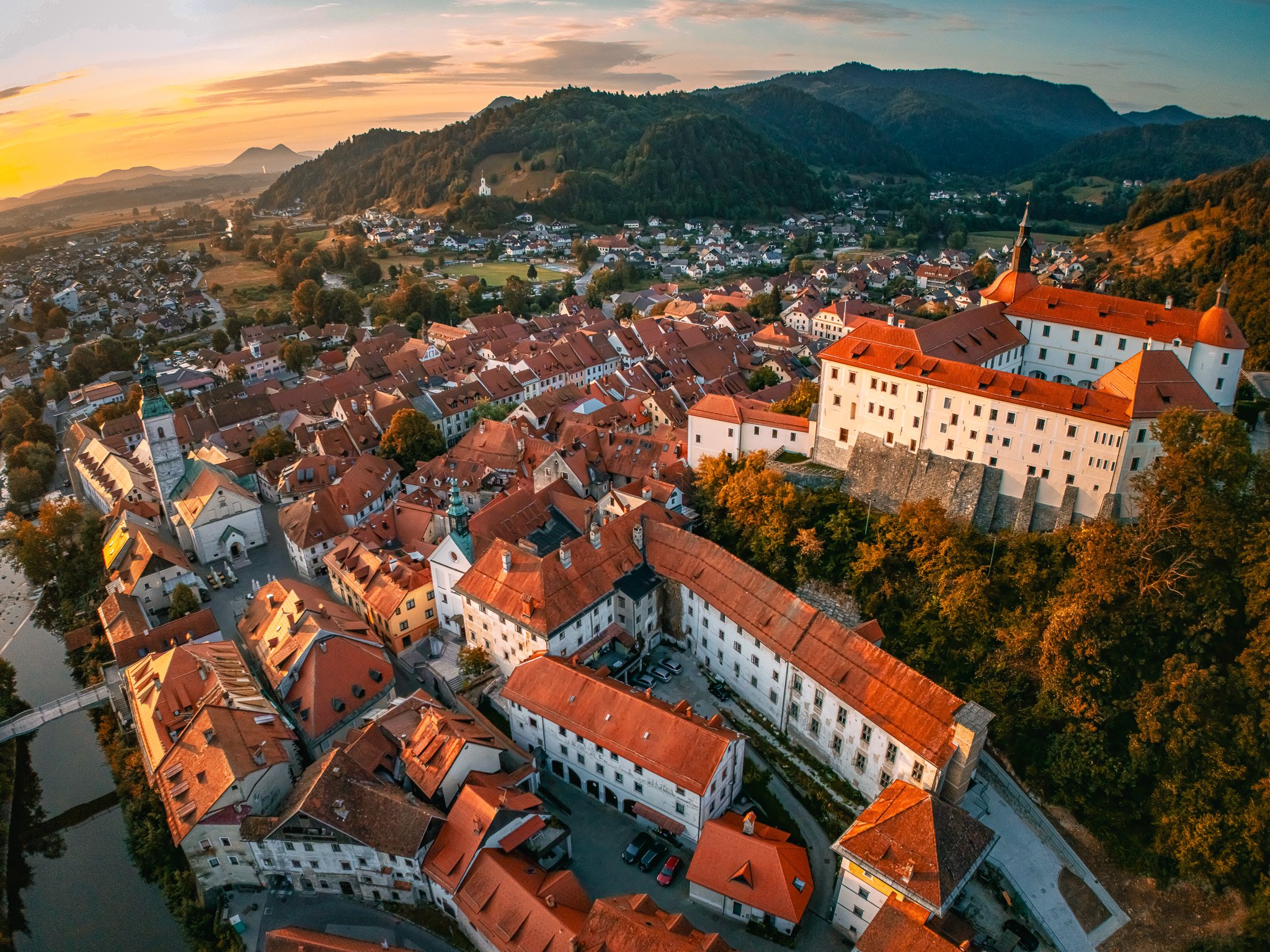 dji_fly_20260812_062148_0190_1786548483308_photo-2.jpg