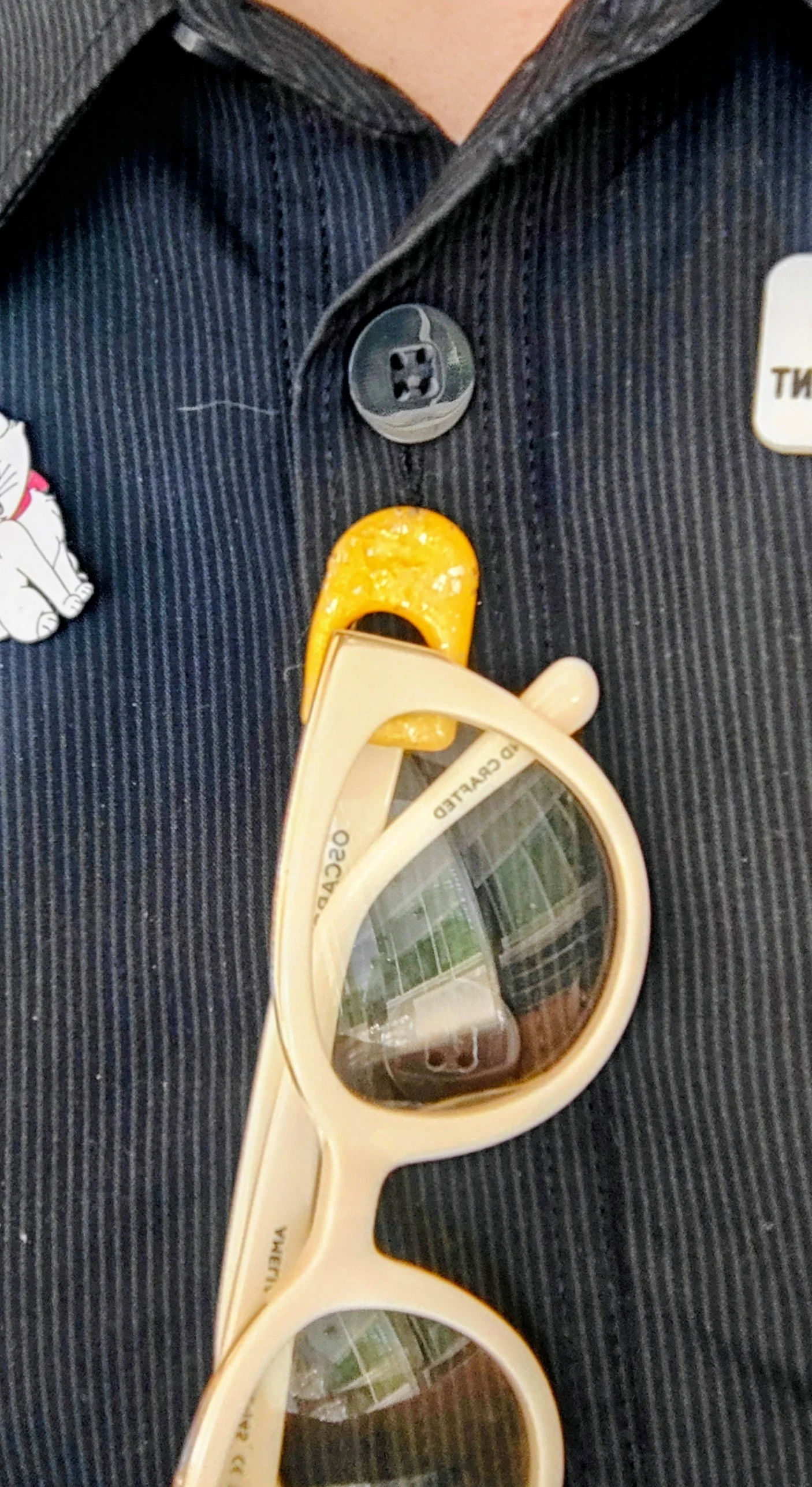 Glasses Magnet Brooch  - Yellow Arch