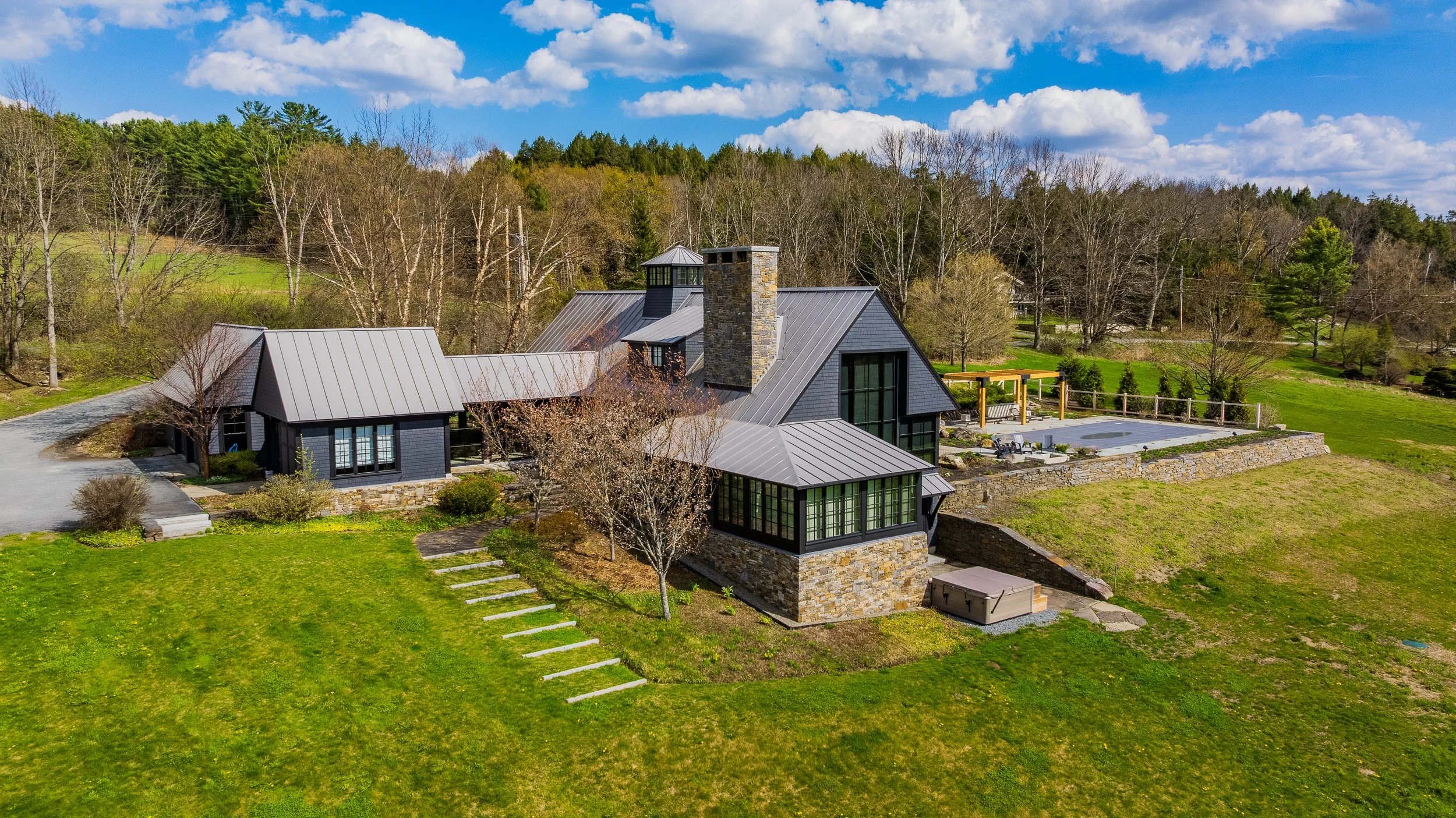 1883 Hillside Rd Quechee VT-3.jpg