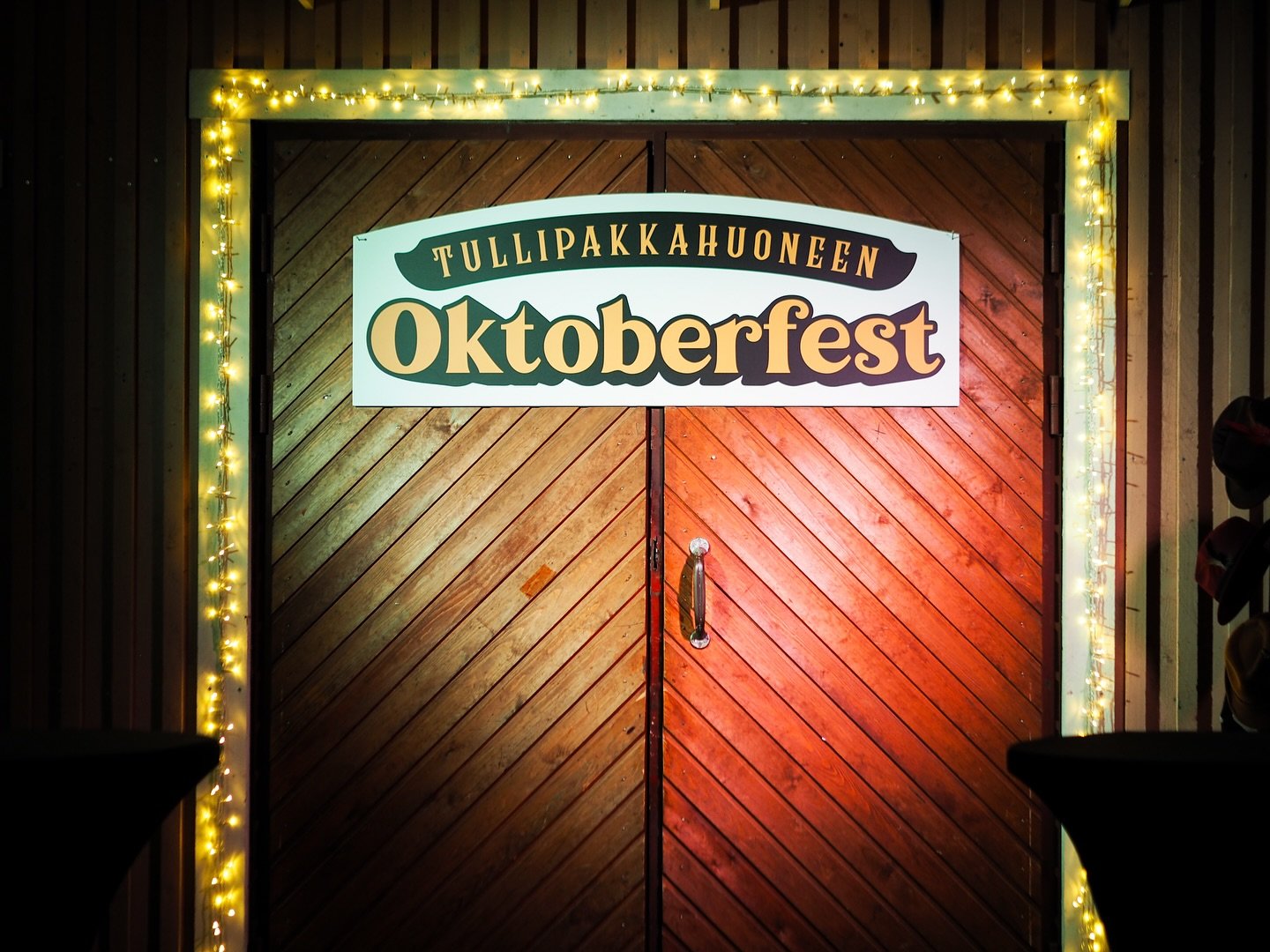 Ensimm&auml;iset Tullipakkahuoneen Oktoberfestit alkavat pian! 🍺

👉 Muistathan, ett&auml; sis&auml;&auml;nk&auml;ynti ei ole sis&auml;pihan kautta vaan tien puolelta. 

Tervetuloa!🥨🍻