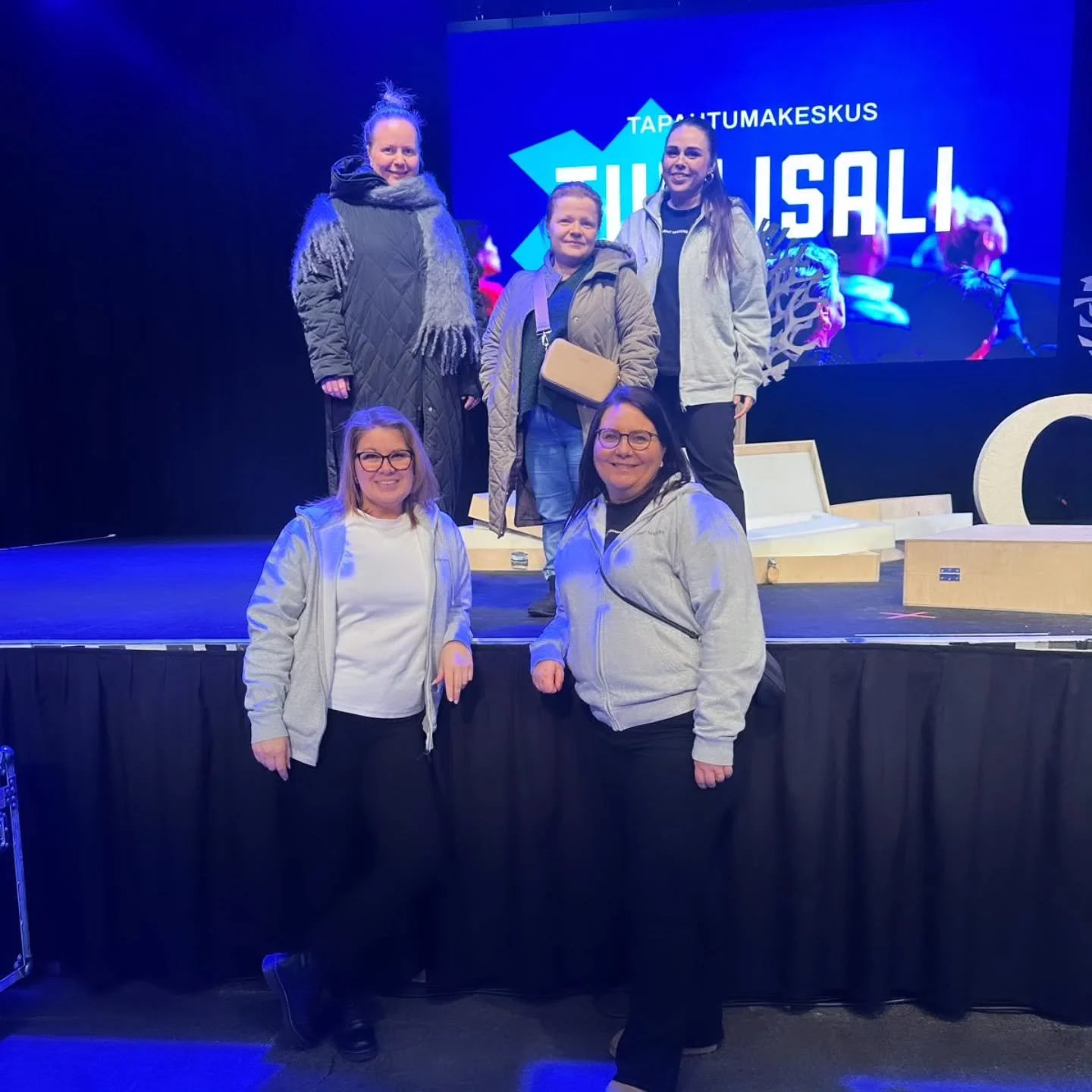 K&auml;ytiin katsomassa Tullisalin tilat, sill&auml; 14.2 j&auml;rjestet&auml;&auml;n Hyv&auml;kakun kaupungin suurimmat kakkukestit Oulussa! 🩷🧡🩷 

Tapahtumalla juhlitaan n&auml;ytt&auml;v&auml;sti yrityksen 10-vuotista taivalta. 
Meill&auml; on i