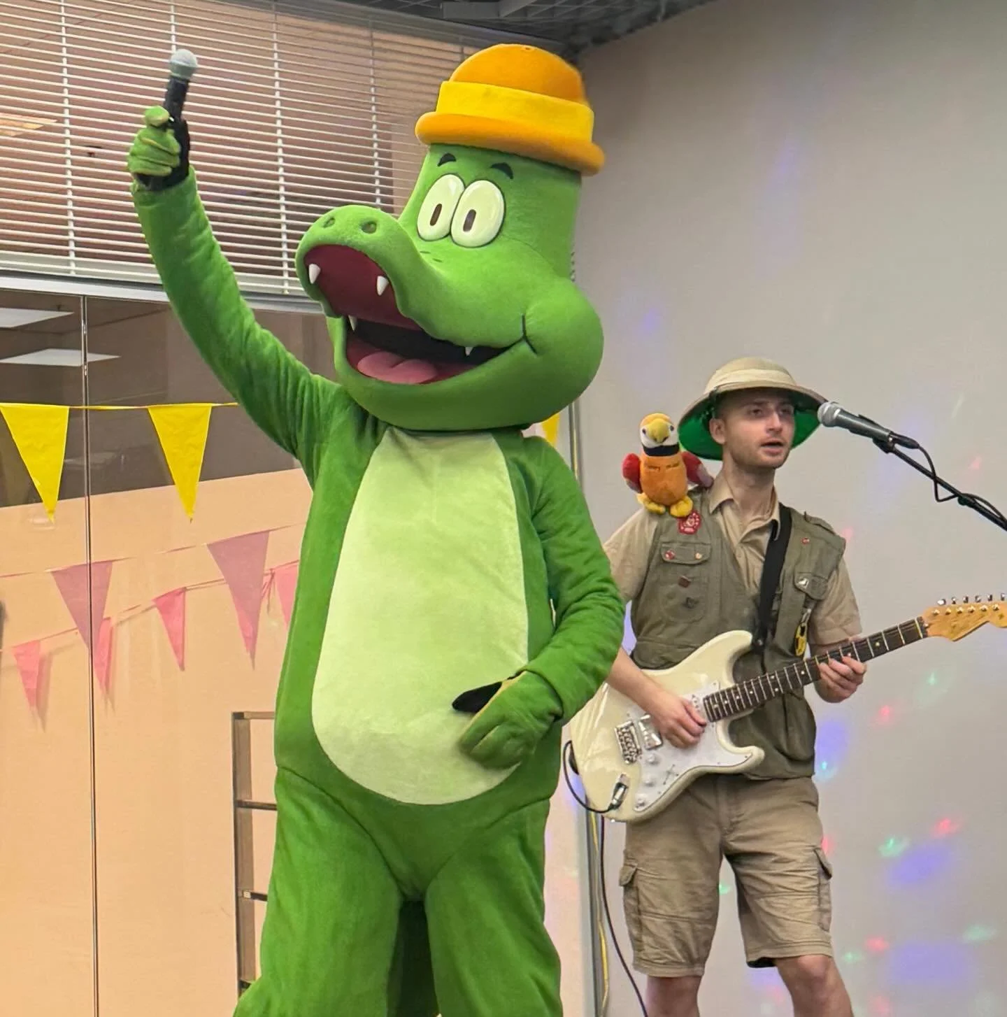 Mahtava p&auml;iv&auml; takana Kev&auml;t tapahtuman tiimoilta! @joensuunmetropol 🌞💛

P&auml;iv&auml;n aikana saatiin nauttia @aarnealligaattori esityksist&auml;, Minecraft-LEGOISTA, mestariradasta, keilauksesta, arvonnoista ja foodin-tuotejaosta s