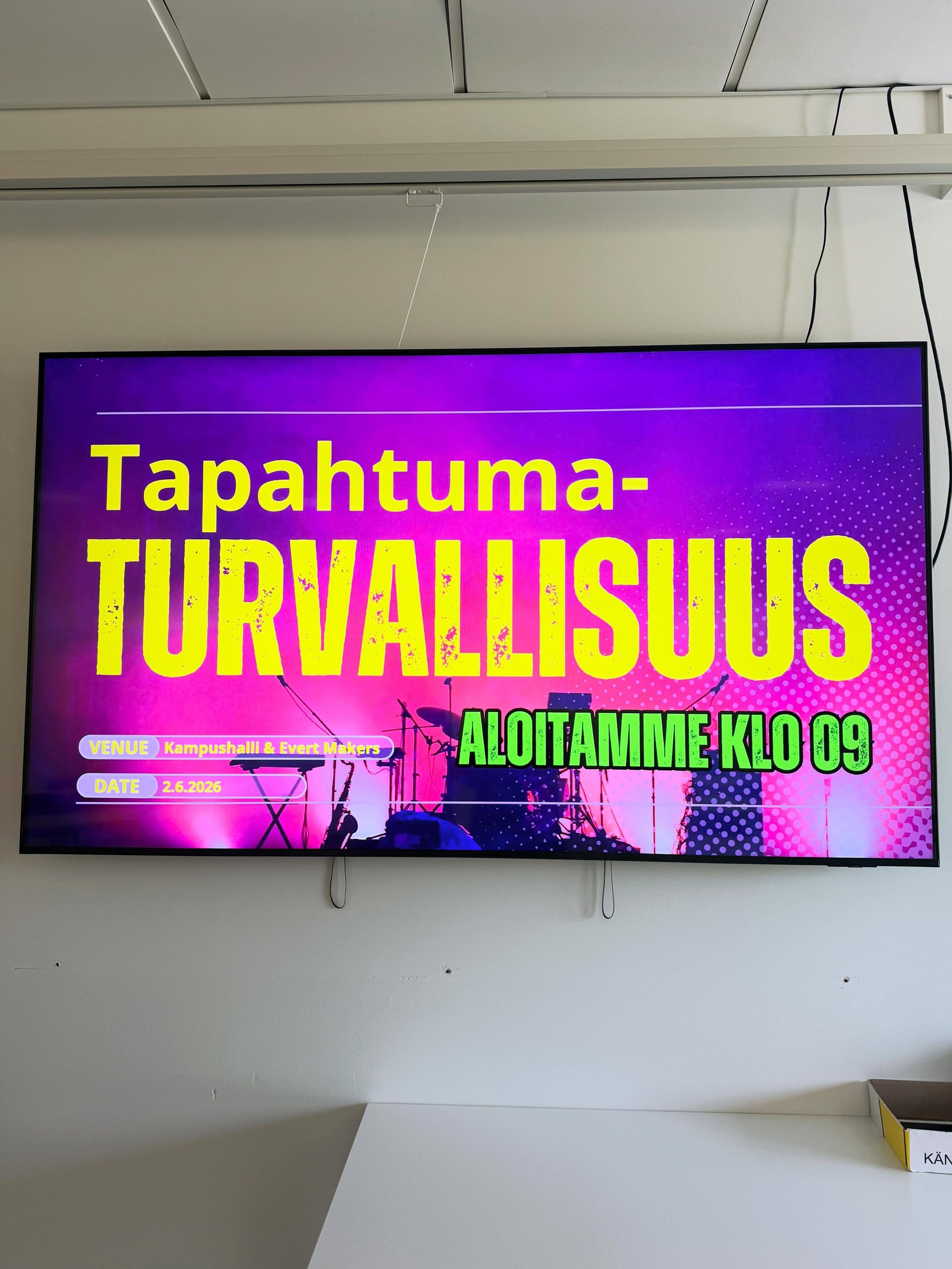 Onnistuneen tapahtuman perustana on turvallisuus.💪🏻

P&auml;ivitimme ja kertasimme eilen tapahtumien turvallisuuteen liittyvi&auml; asioita, koska haluamme varmistaa, ett&auml; tapahtumissamme asiat tehd&auml;&auml;n oikein, ja kaikki sujuu hyvin s