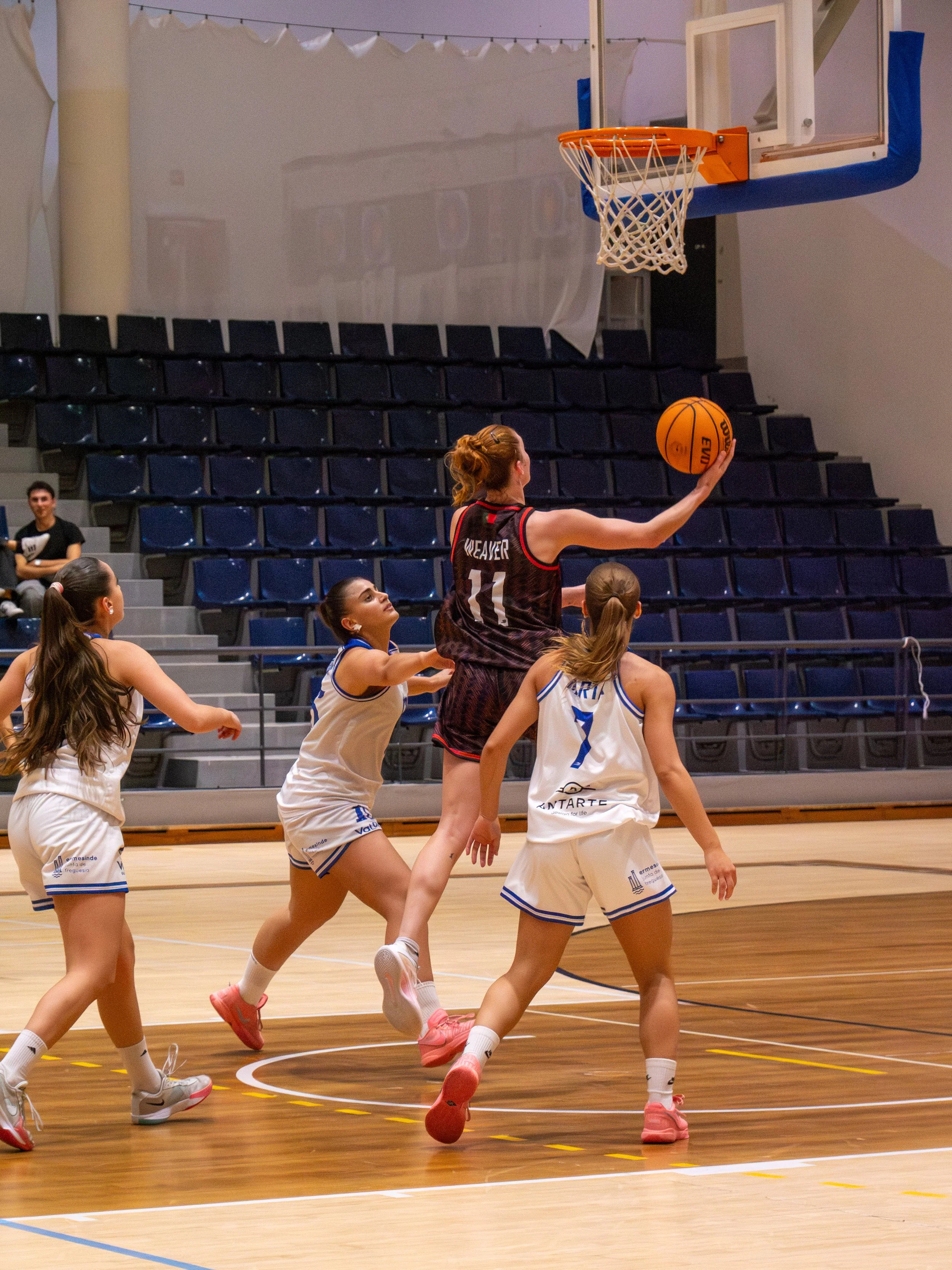 Haily Weaver layup, Female Basketball Game
