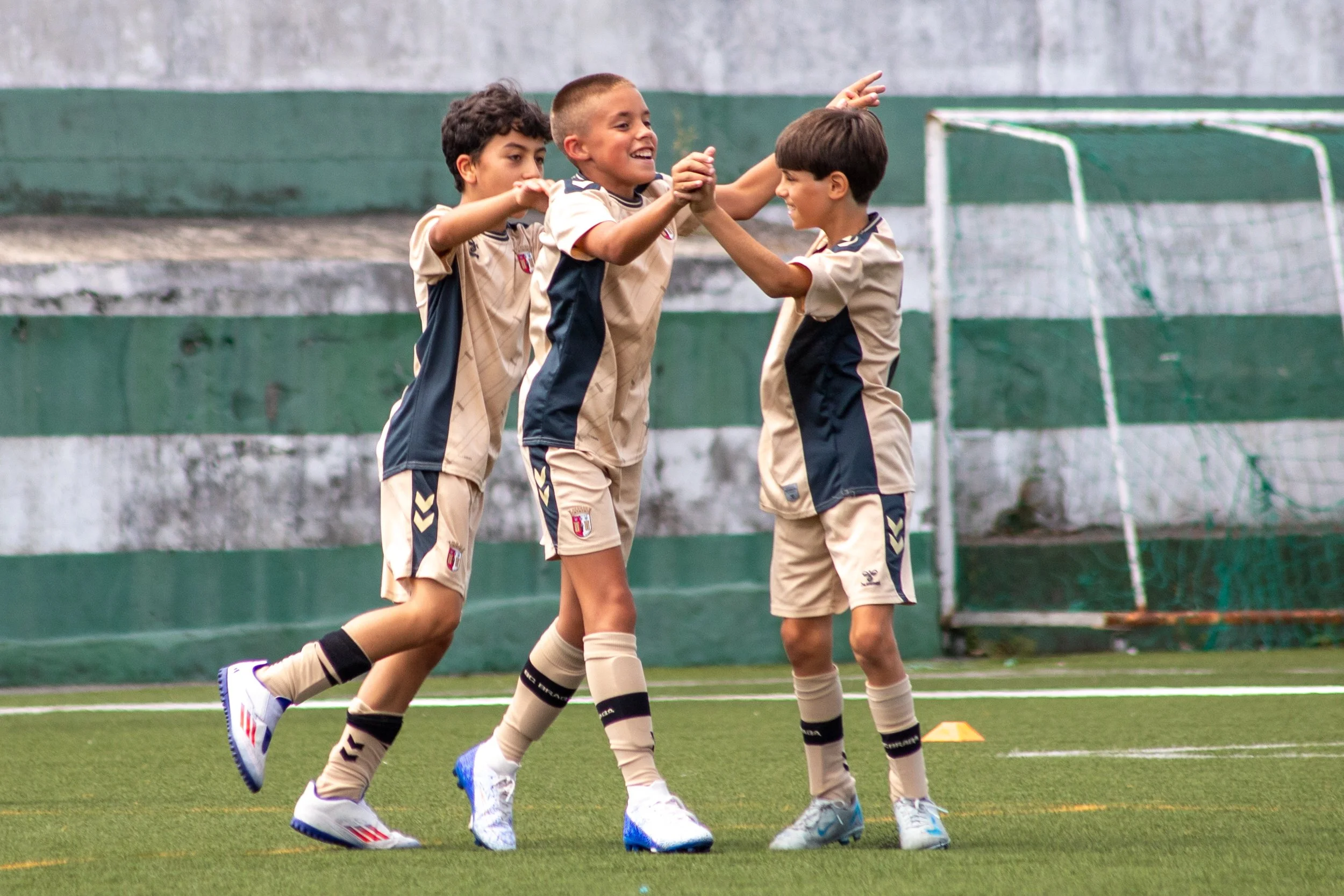 players celebrating goal