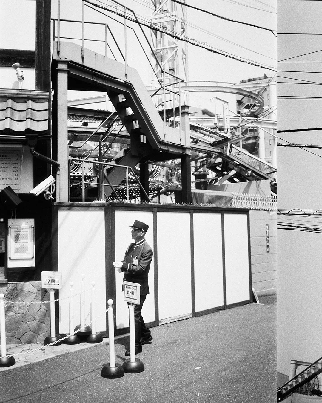 recuerdos de una ma&ntilde;ana en Tokio.

konica pop + fomapan 10.
rev y scan @visualkorner