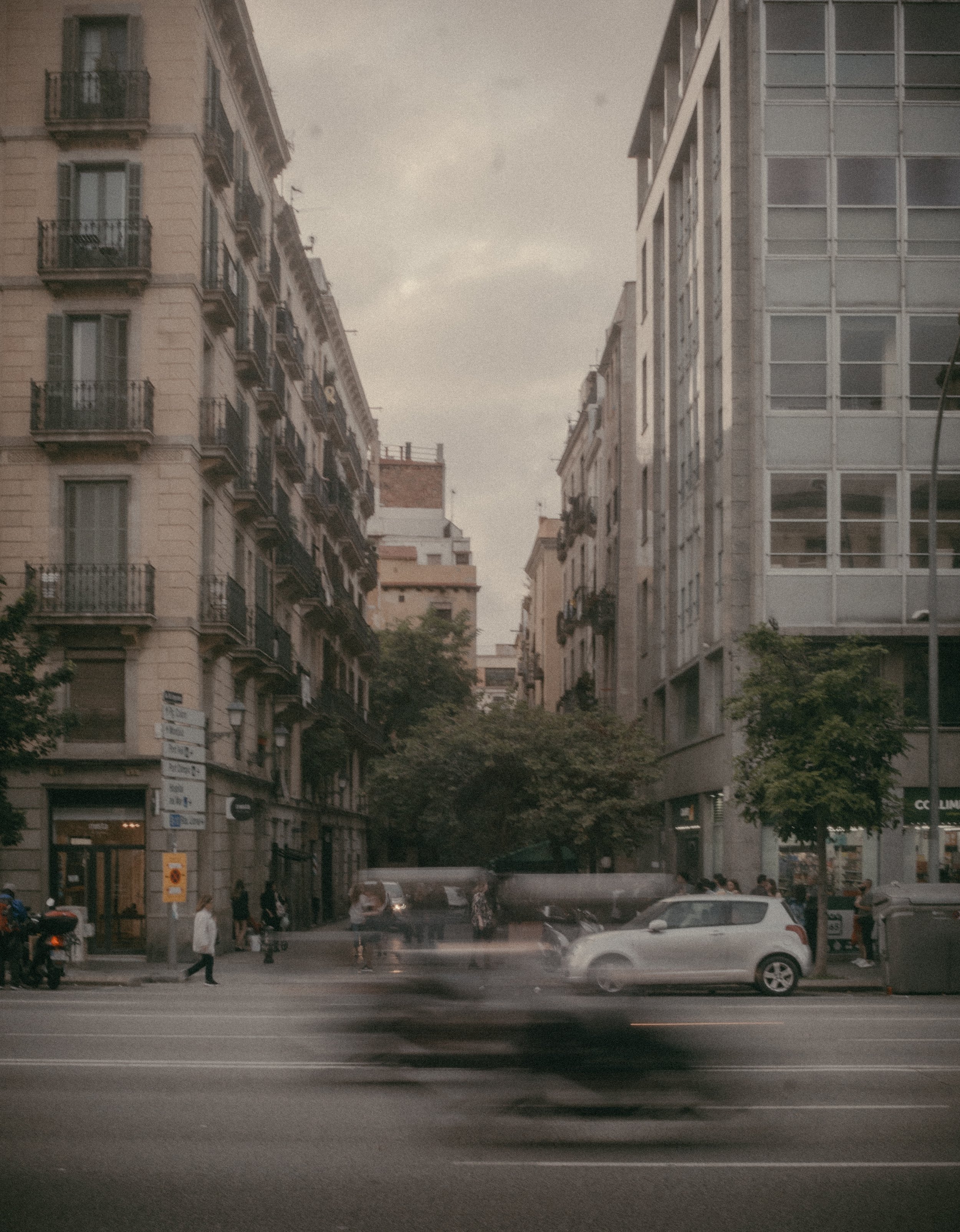 arquitectura-barcelona-hugohuertx-movimiento-coches.jpg