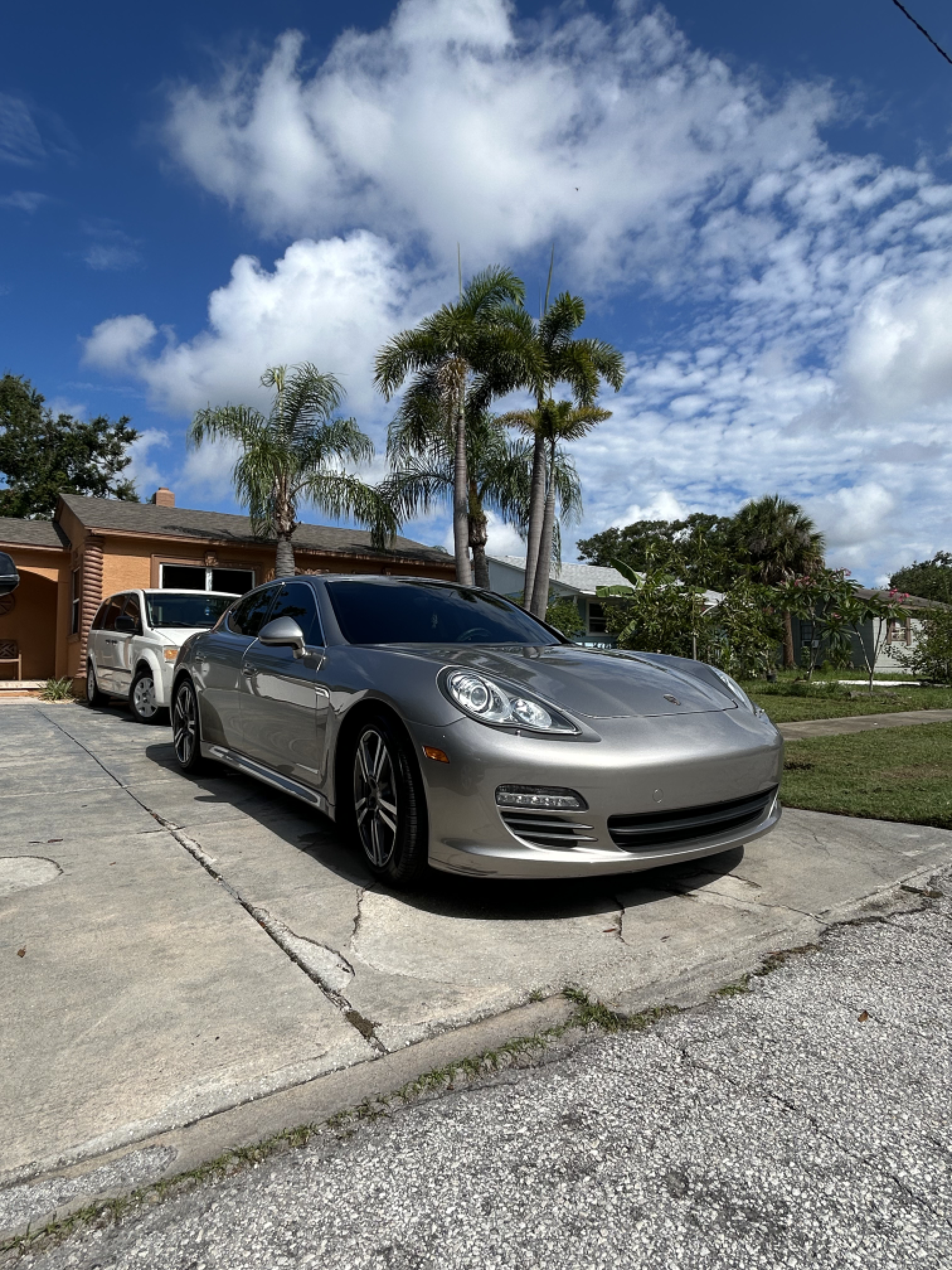 Porsche Panamera.png