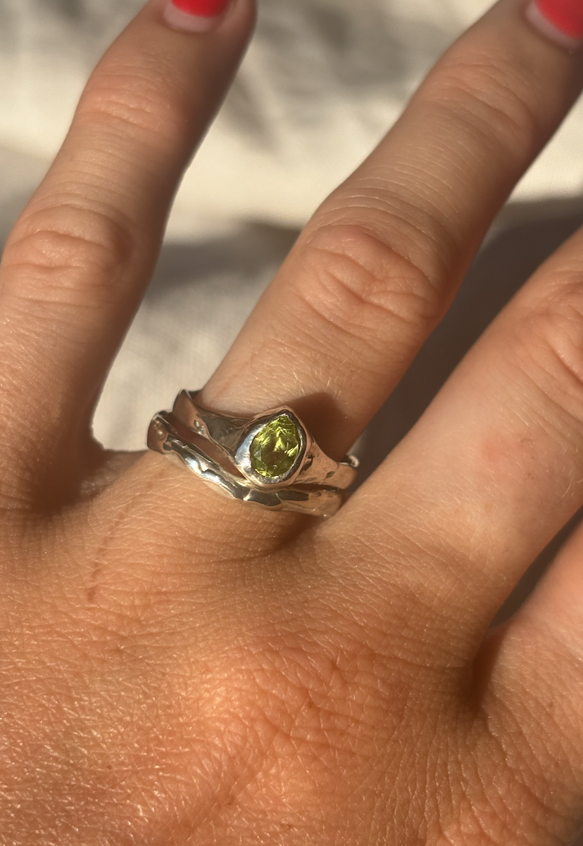 earthly delight with band on ring finger.png