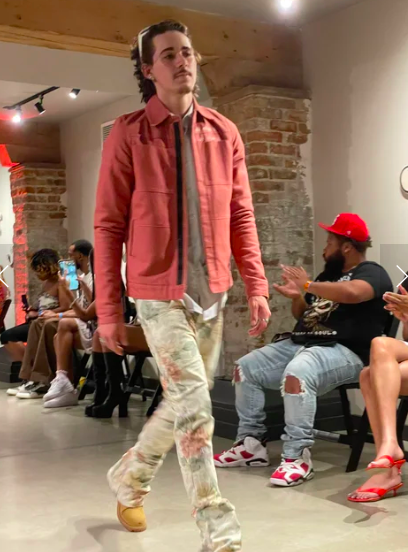 Ariana, Live From The Runway: Time-Traveling Couture &amp; Retrograde Reverie in Chicago