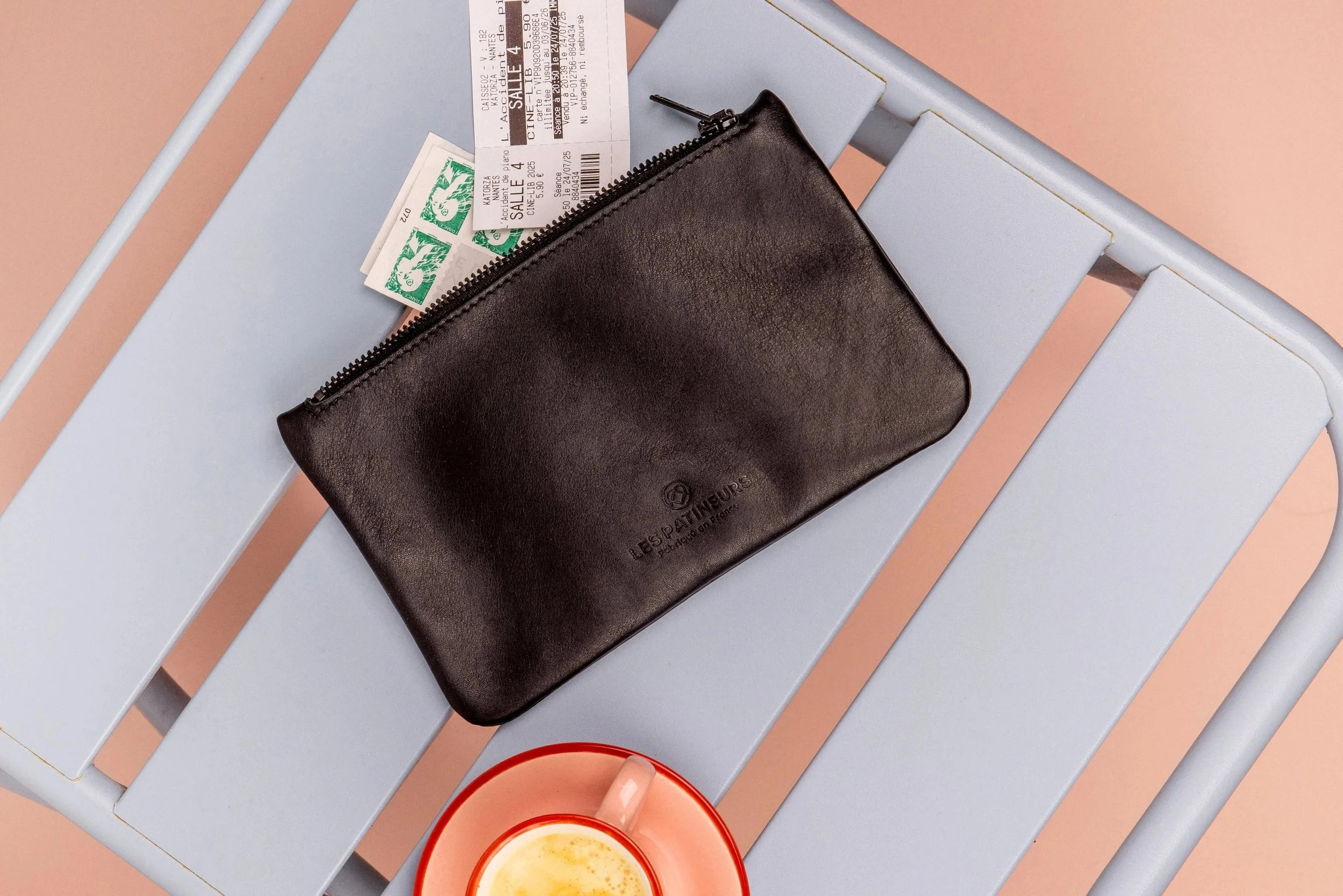 pochette en cuir personnalisable