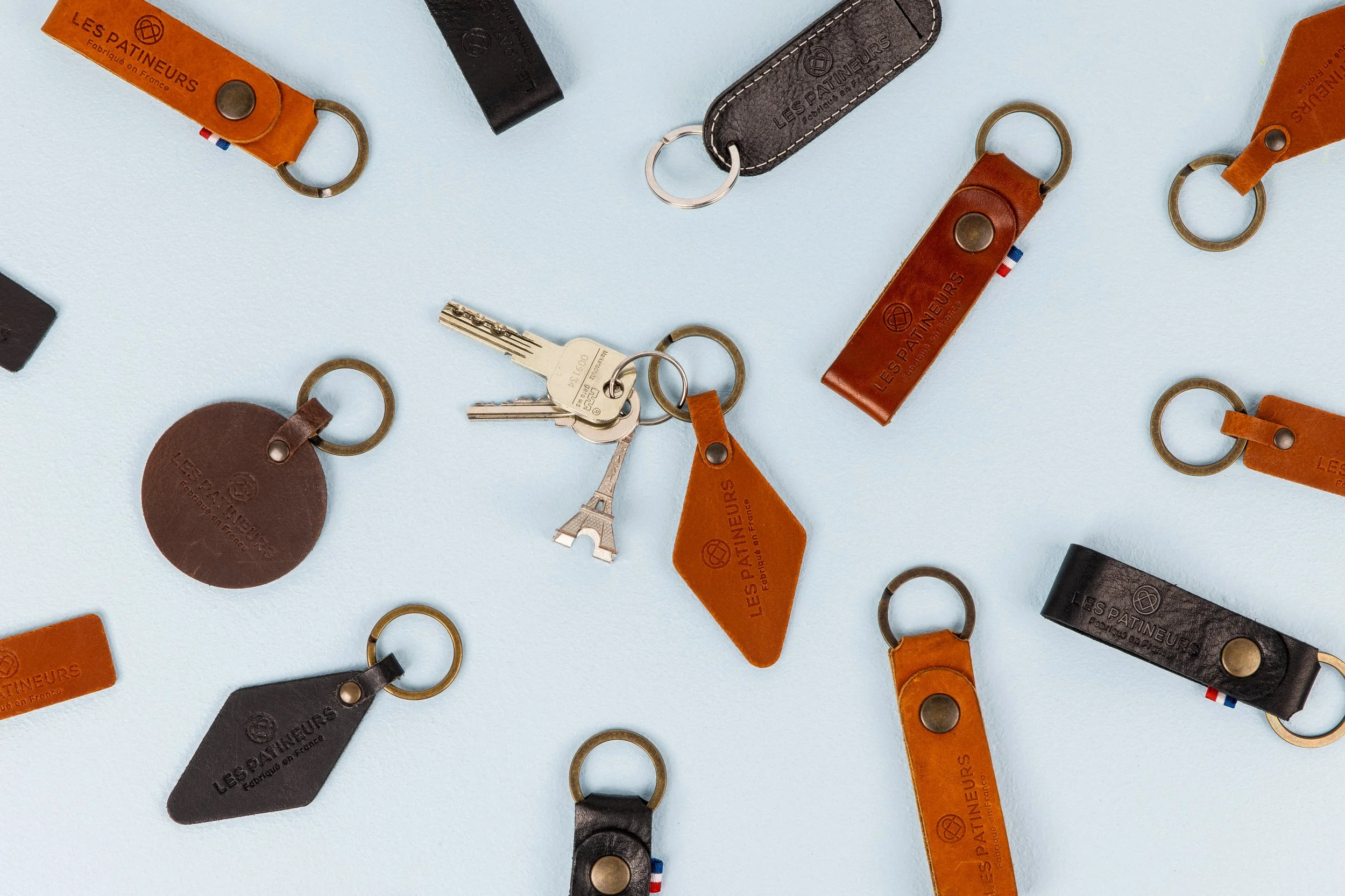 Le porte-clés en chutes de cuir : un cadeau d’affaires responsable et incontournable