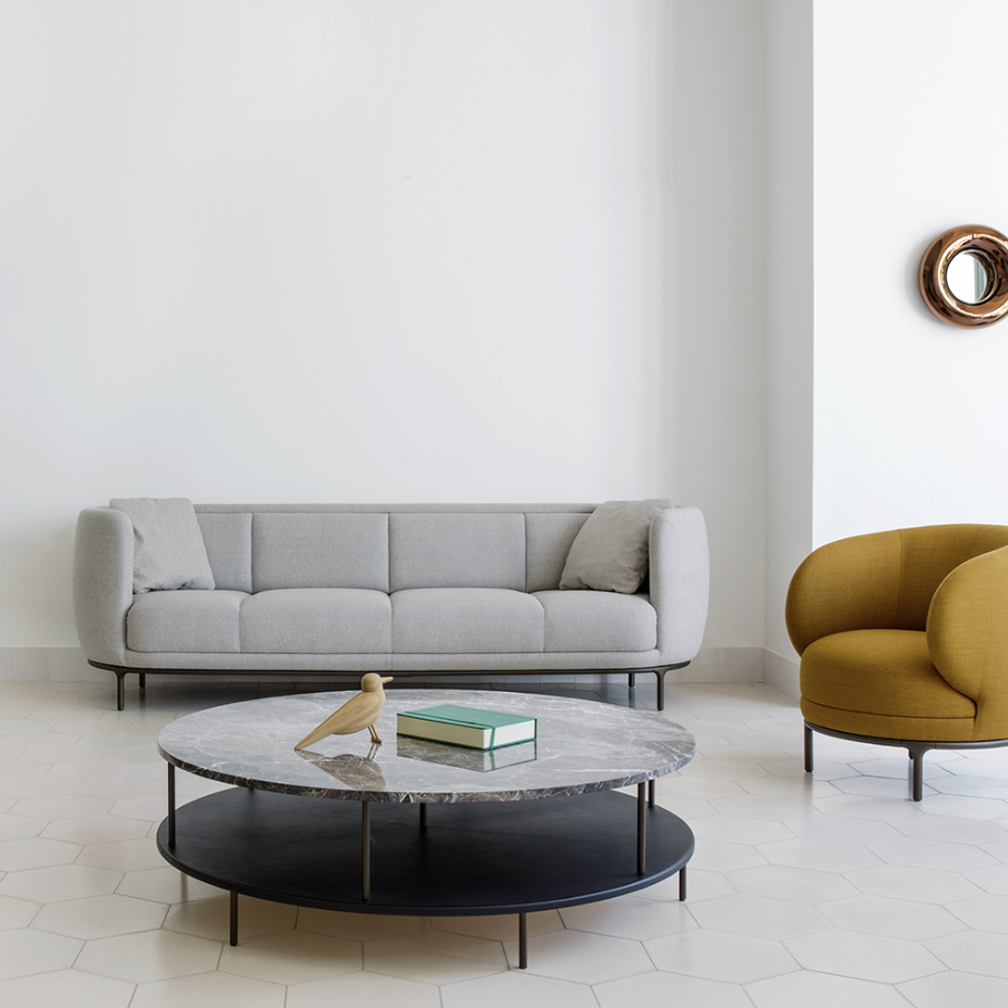 Wittmann Vuelta sofa salontafel en stoel en gestoffeerde stoelen