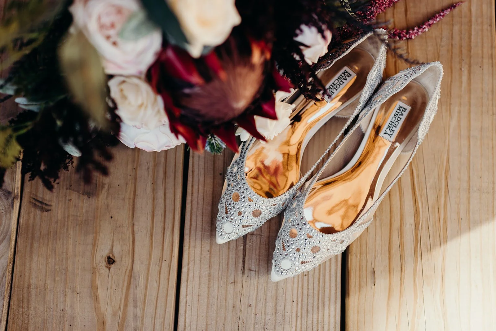 intimate twin lakes wedding, independence pass wedding, airbnb wedding, airbnb elopement, twin lakes elopement, aspen wedding photographer, wolf den elopement, colorado wedding photographer, colorado elopement, colorado destination wedding, adventu