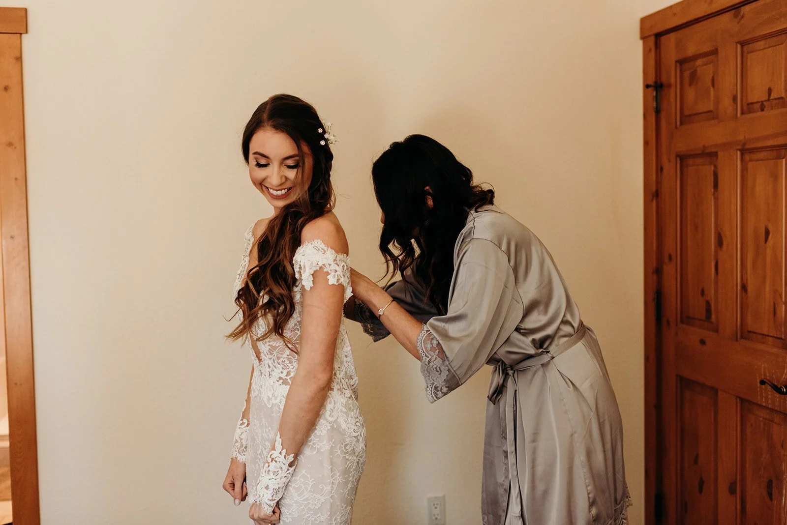 intimate twin lakes wedding, independence pass wedding, airbnb wedding, airbnb elopement, twin lakes elopement, aspen wedding photographer, wolf den elopement, colorado wedding photographer, colorado elopement, colorado destination wedding, adventu