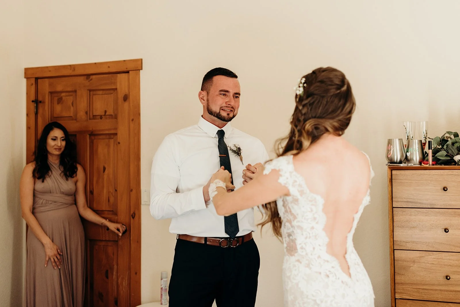 intimate twin lakes wedding, independence pass wedding, airbnb wedding, airbnb elopement, twin lakes elopement, aspen wedding photographer, wolf den elopement, colorado wedding photographer, colorado elopement, colorado destination wedding, adventu