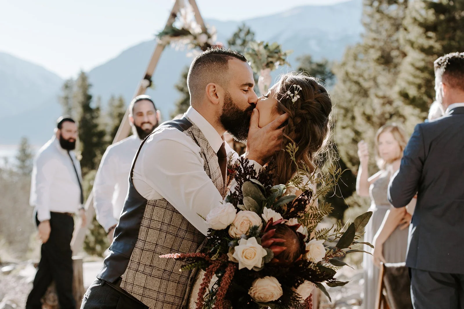 intimate twin lakes wedding, independence pass wedding, airbnb wedding, airbnb elopement, twin lakes elopement, aspen wedding photographer, wolf den elopement, colorado wedding photographer, colorado elopement, colorado destination wedding, adventu