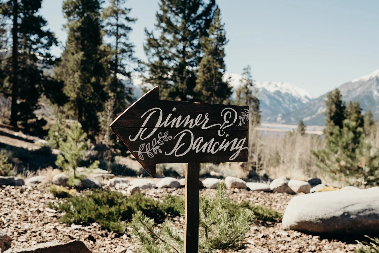 intimate twin lakes wedding, independence pass wedding, airbnb wedding, airbnb elopement, twin lakes elopement, aspen wedding photographer, wolf den elopement, colorado wedding photographer, colorado elopement, colorado destination wedding, adventu