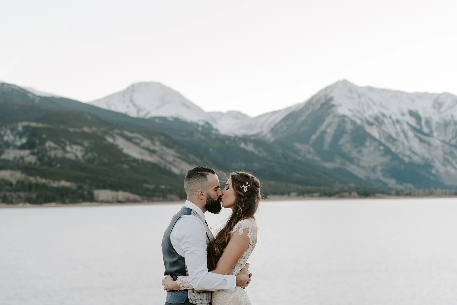 intimate twin lakes wedding, independence pass wedding, airbnb wedding, airbnb elopement, twin lakes elopement, aspen wedding photographer, wolf den elopement, colorado wedding photographer, colorado elopement, colorado destination wedding, adventu