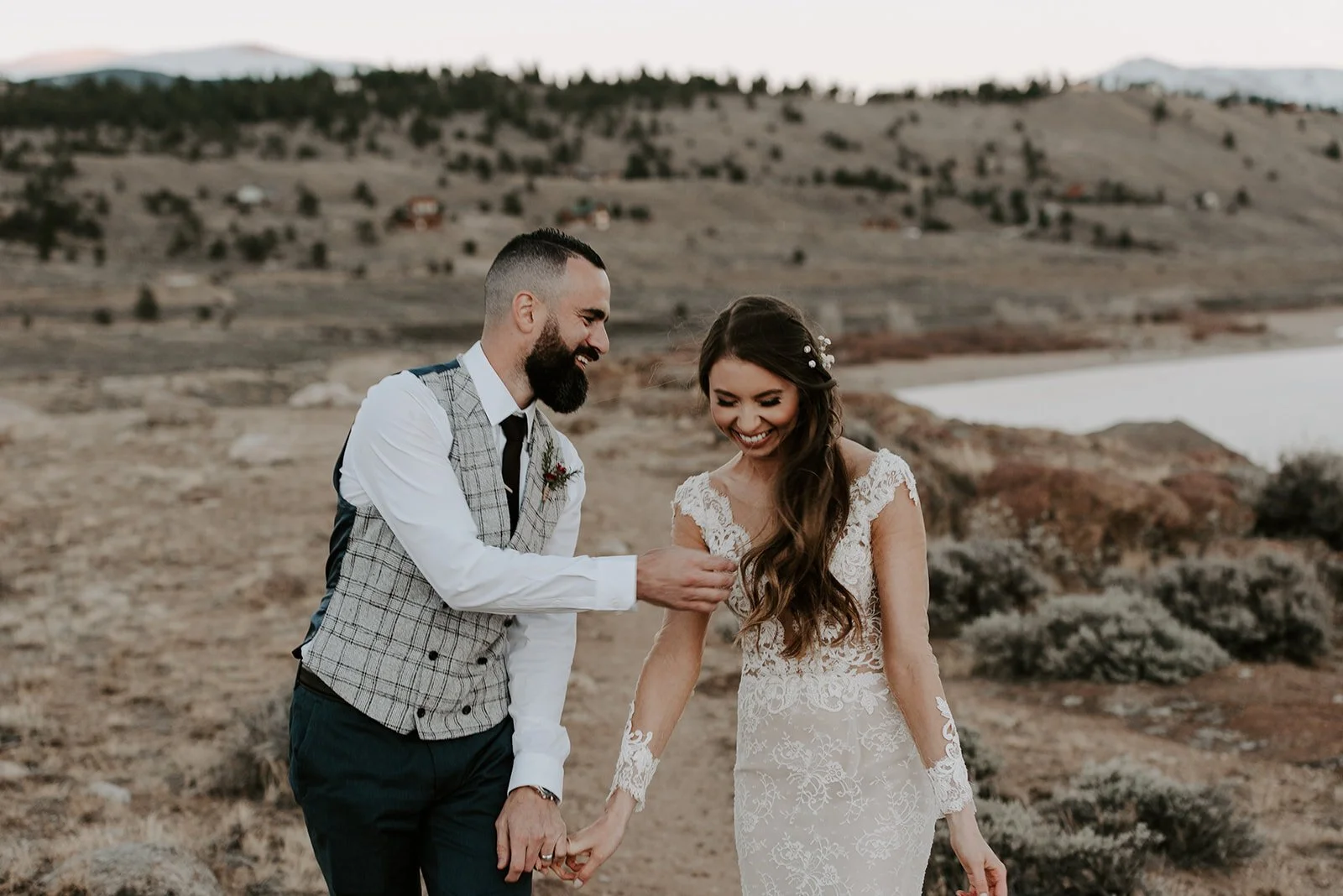 intimate twin lakes wedding, independence pass wedding, airbnb wedding, airbnb elopement, twin lakes elopement, aspen wedding photographer, wolf den elopement, colorado wedding photographer, colorado elopement, colorado destination wedding, adventu