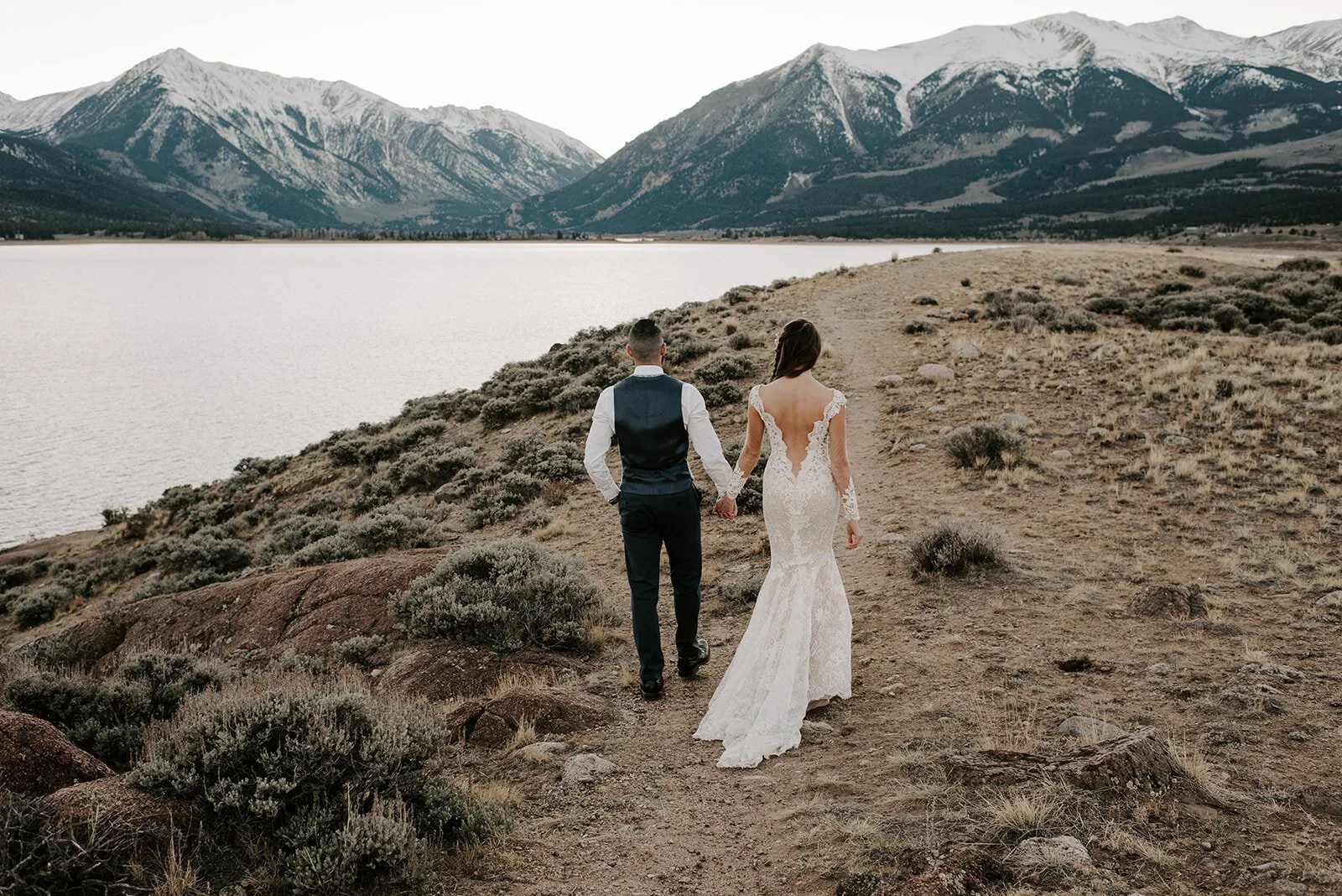 intimate twin lakes wedding, independence pass wedding, airbnb wedding, airbnb elopement, twin lakes elopement, aspen wedding photographer, wolf den elopement, colorado wedding photographer, colorado elopement, colorado destination wedding, adventu