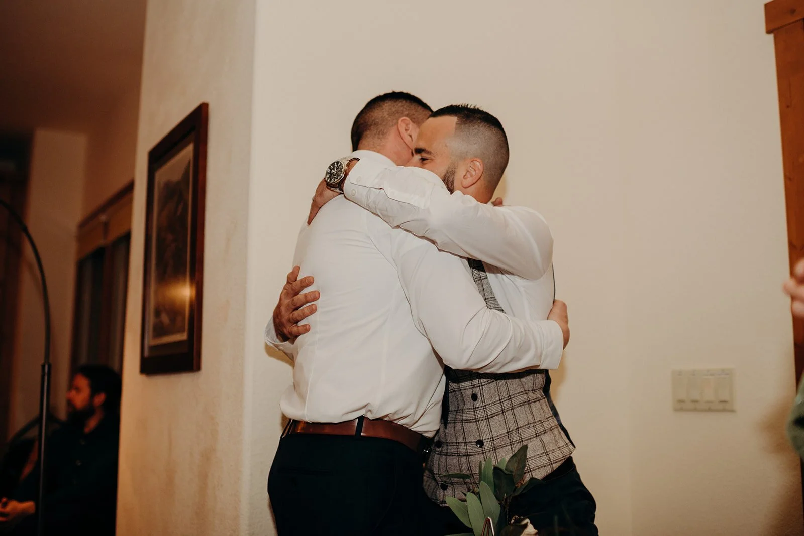 intimate twin lakes wedding, independence pass wedding, airbnb wedding, airbnb elopement, twin lakes elopement, aspen wedding photographer, wolf den elopement, colorado wedding photographer, colorado elopement, colorado destination wedding, adventu