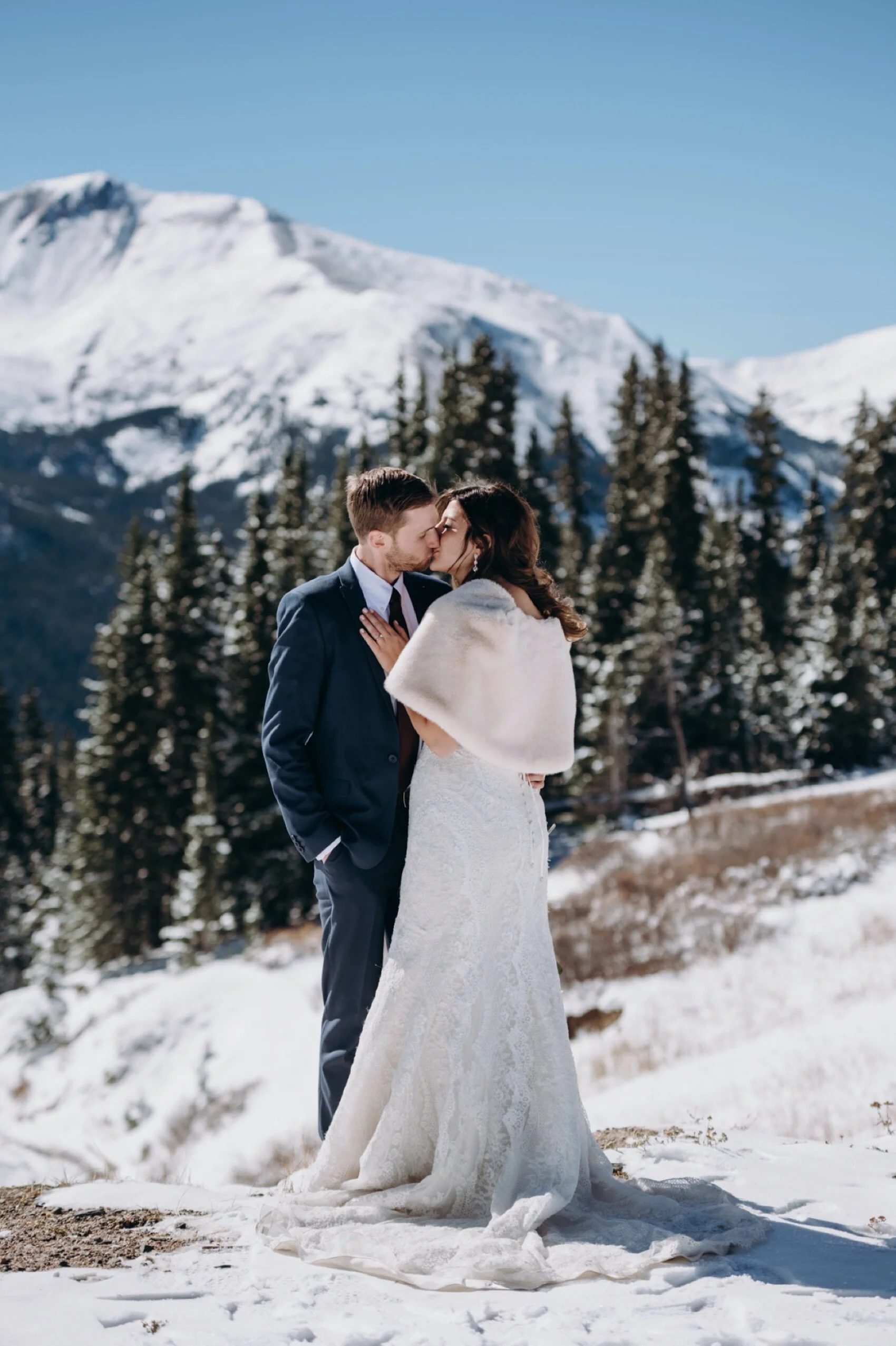 Colorado airbnb wedding, winter park Wedding, winter park colorado Wedding, airbnb Colorado, airbnb wedding ideas in colorado, winter park colorado Wedding photographer, airbnb Wedding Photographer, airbnb wedding locations, berthod pass, fall weddi