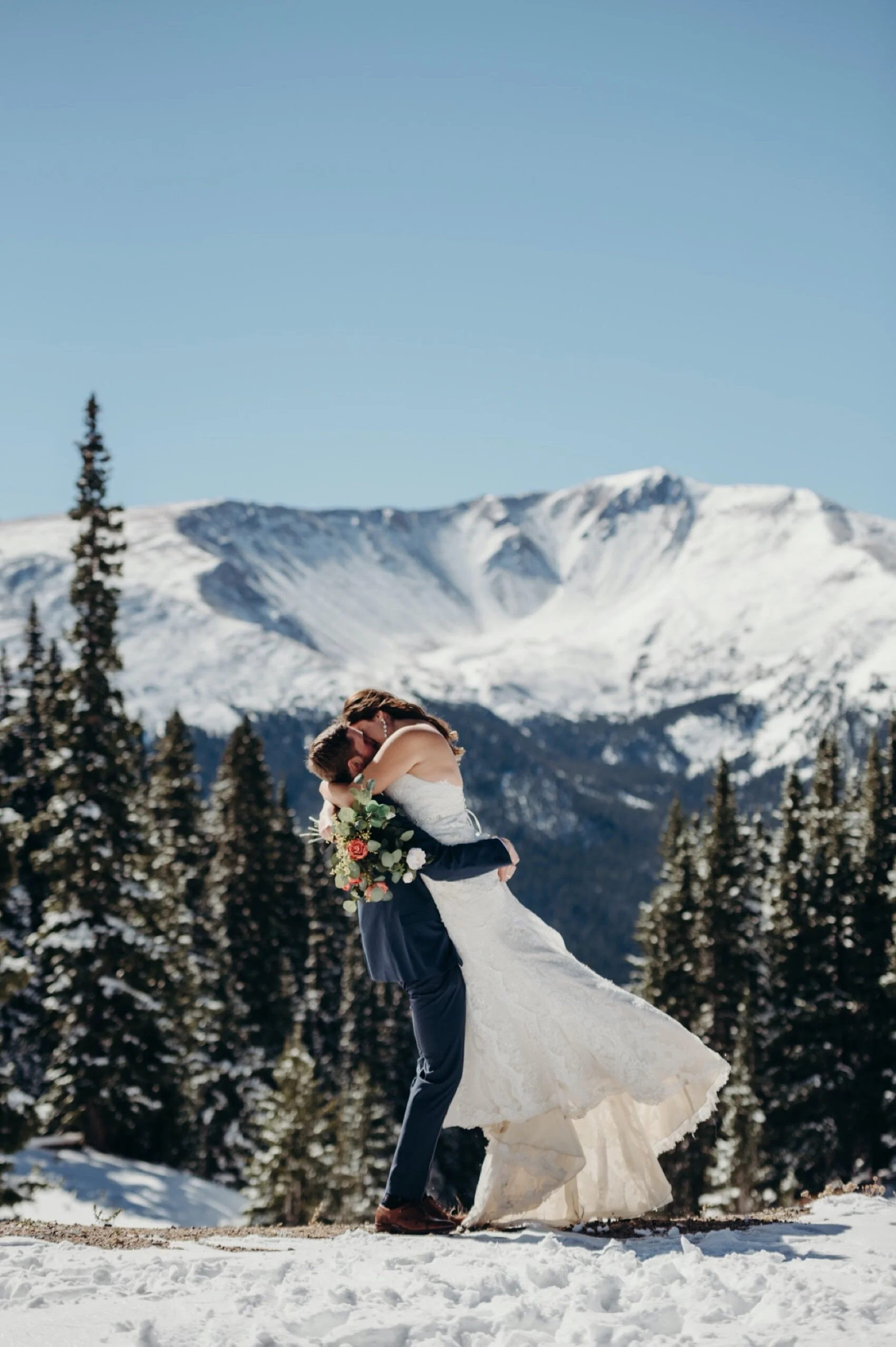 Colorado airbnb wedding, winter park Wedding, winter park colorado Wedding, airbnb Colorado, airbnb wedding ideas in colorado, winter park colorado Wedding photographer, airbnb Wedding Photographer, airbnb wedding locations, berthod pass, fall weddi