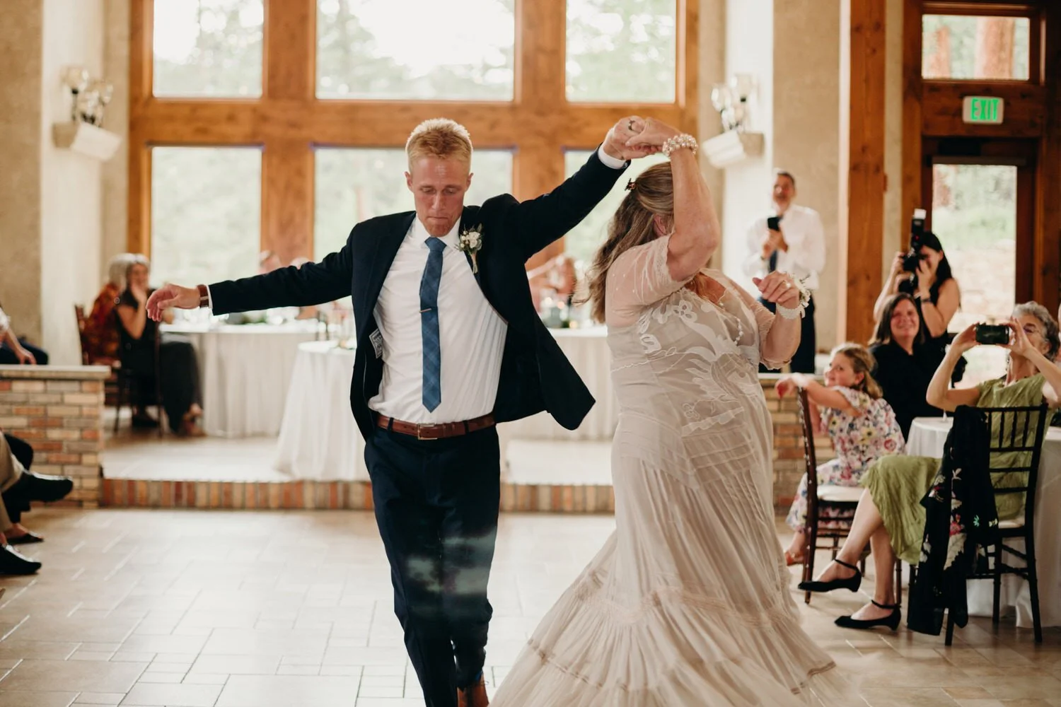 della terra mountain chateau wedding, della terra wedding, estes park wedding, Estes Park Wedding Photographer, estes park wedding venues, colorado wedding venues, colorado wedding, colorado wedding photographer, summer mountain wedding, colorado de