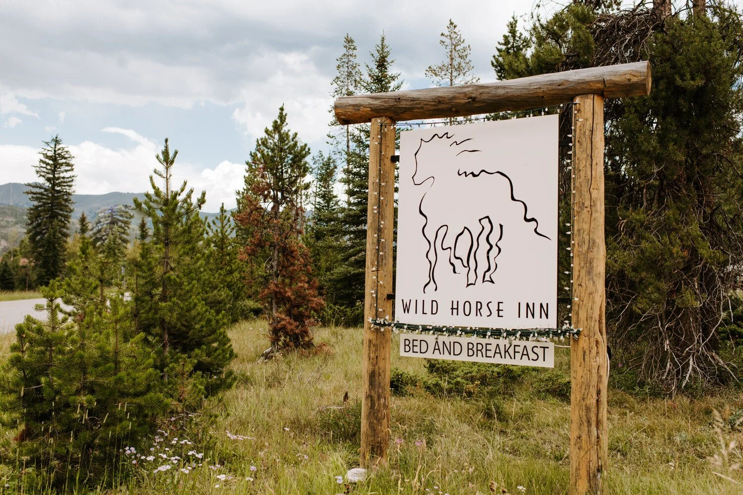 wild horse inn, wild horse inn wedding, fraser colorado, fraser colorado wedding, Fraser Colorado Wedding Photographer, winter park colorado wedding, fraser colorado wedding venues, colorado bed and breakfast wedding, grand county wedding, tabernash