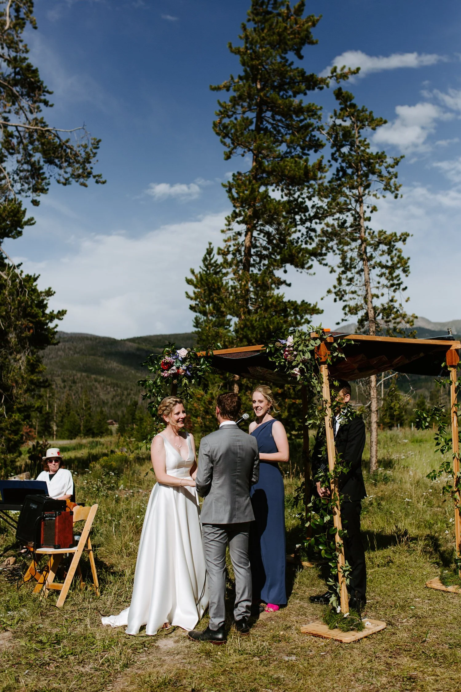 wild horse inn, wild horse inn wedding, fraser colorado, fraser colorado wedding, Fraser Colorado Wedding Photographer, winter park colorado wedding, fraser colorado wedding venues, colorado bed and breakfast wedding, grand county wedding, tabernash