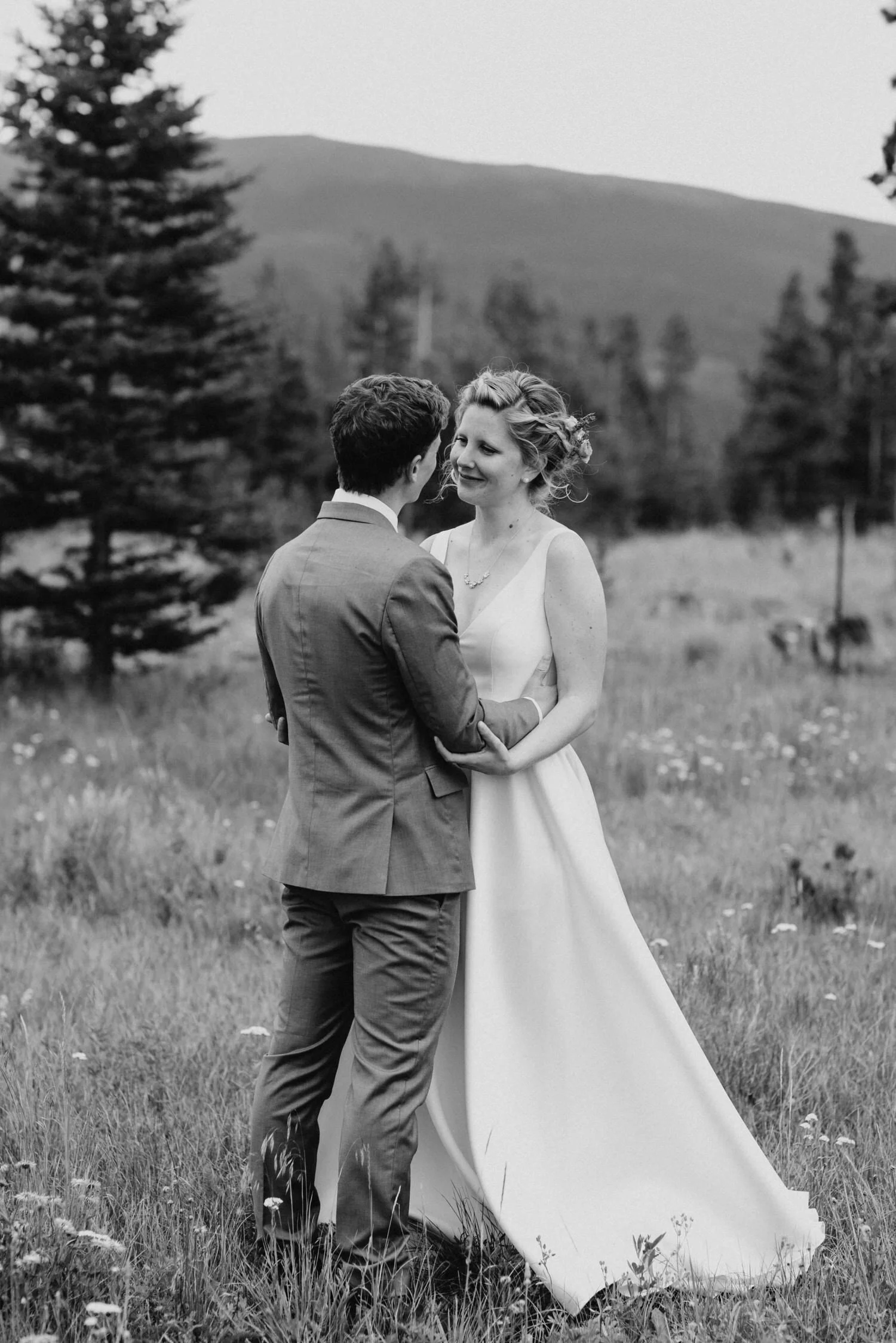wild horse inn, wild horse inn wedding, fraser colorado, fraser colorado wedding, Fraser Colorado Wedding Photographer, winter park colorado wedding, fraser colorado wedding venues, colorado bed and breakfast wedding, grand county wedding, tabernash