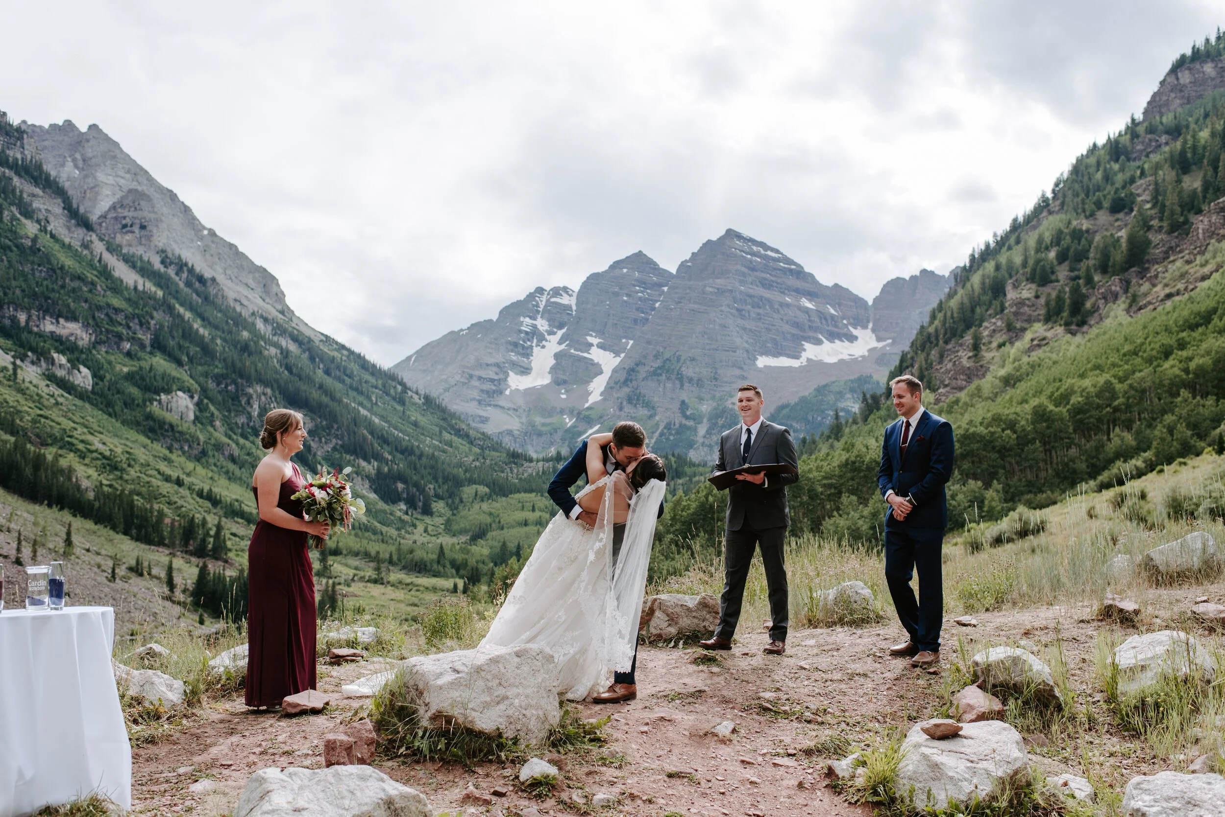 maroon bells wedding, aspen colorado wedding, intimate maroon bells wedding, colorado wedding, colorado wedding photographer, aspen wedding venues, aspen destination wedding, Colorado Mountain Wedding, Colorado Mountain venues, maroon bells elopemen