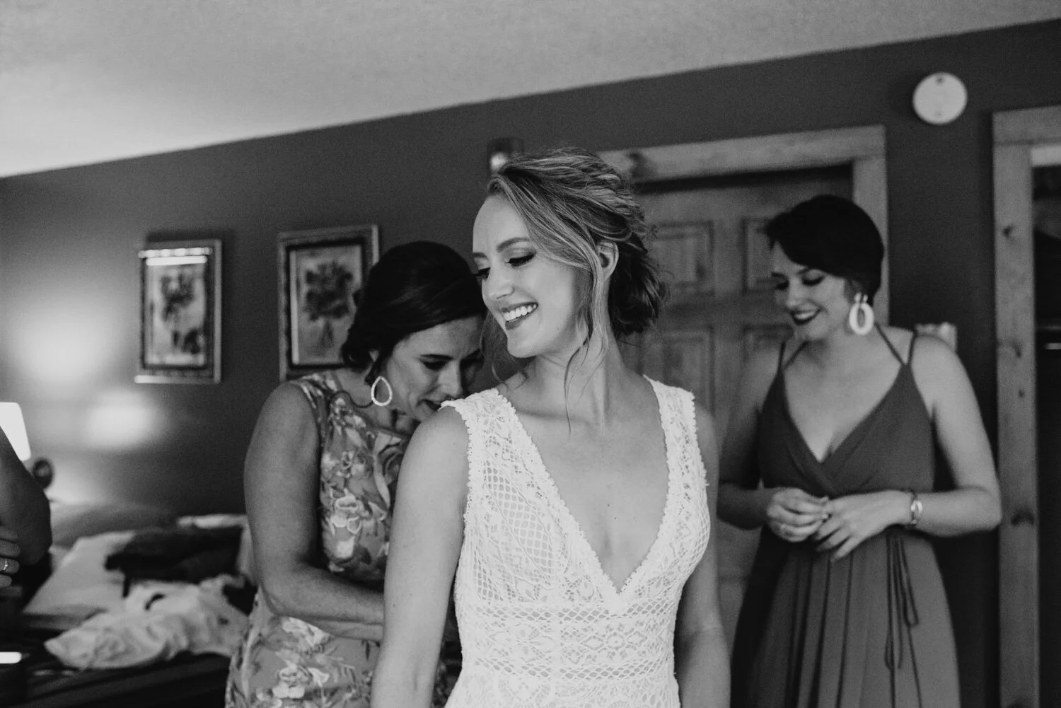 Mountain View Ranch, Mountain View Ranch Wedding, Colorado Wedding Photographer, Pine Colorado Wedding, Pine Wedding Photographer, Mountain Wedding Photographer, Colorado Mountain Wedding, Colorado Wedding Venue, Colorado destination wedding, rainy